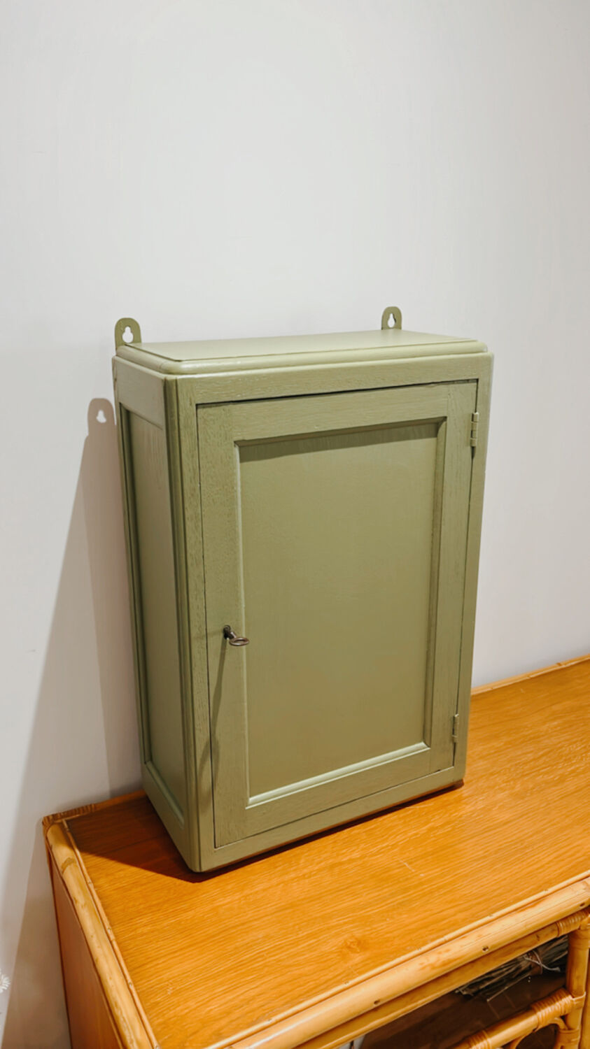 Armoire à pharmacie vert olive