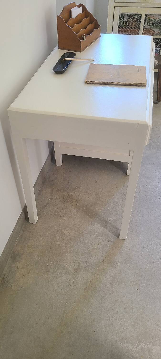 Bureau ancien Art Déco blanc bois massif boutons boules métal vintage