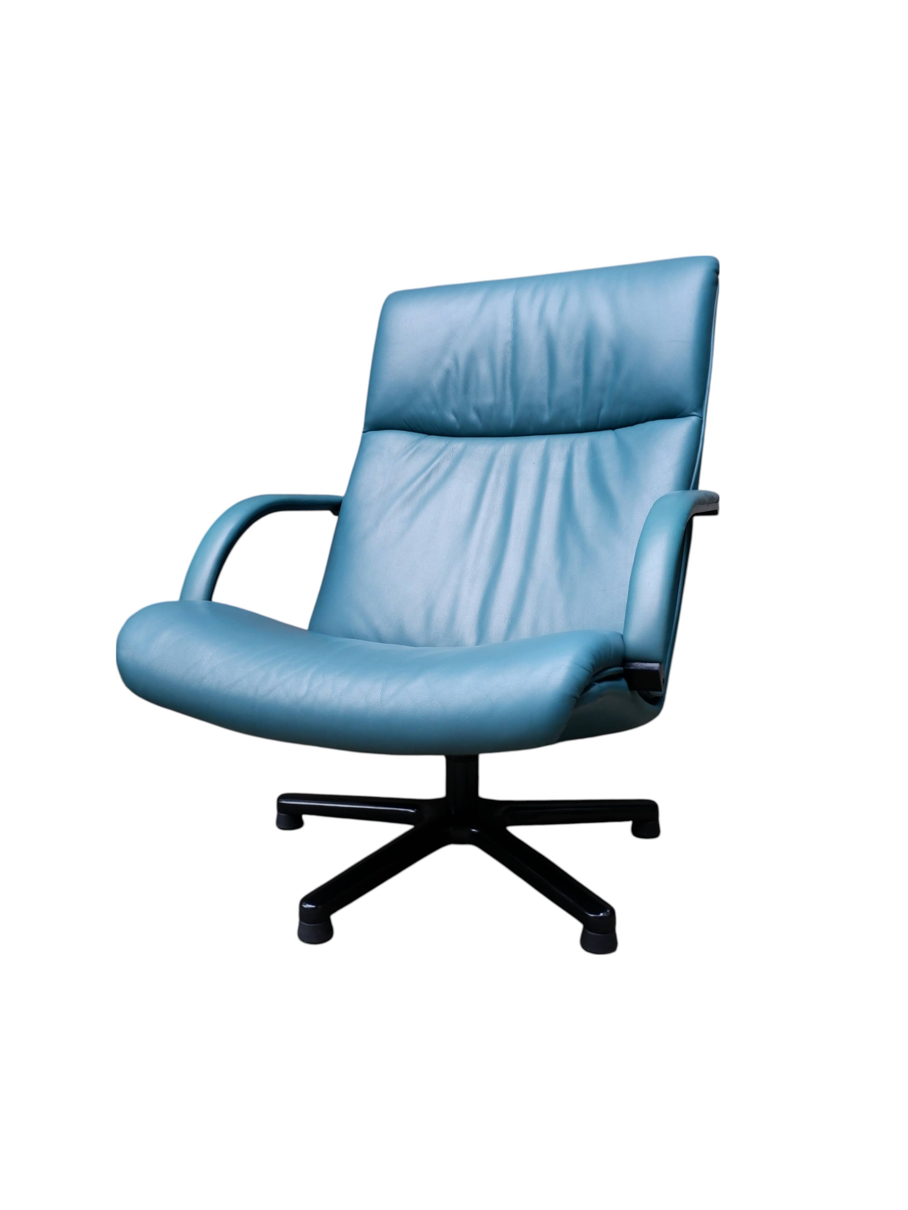 Artifort Holland leather arm chair