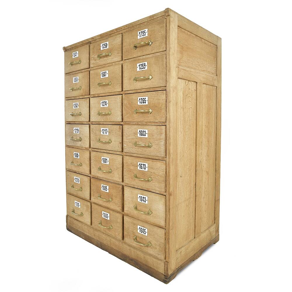 Wooden workshop cabinet with 21 labeled drawers (140 x 97 x 62cm)