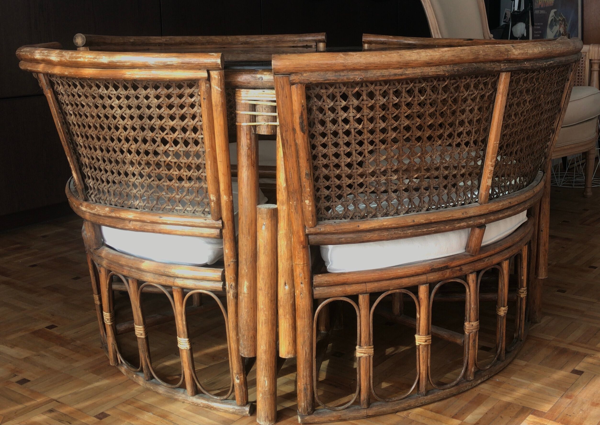 Rattan dining table with chairs (80s)