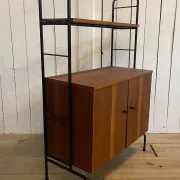 Small piece of furniture on legs