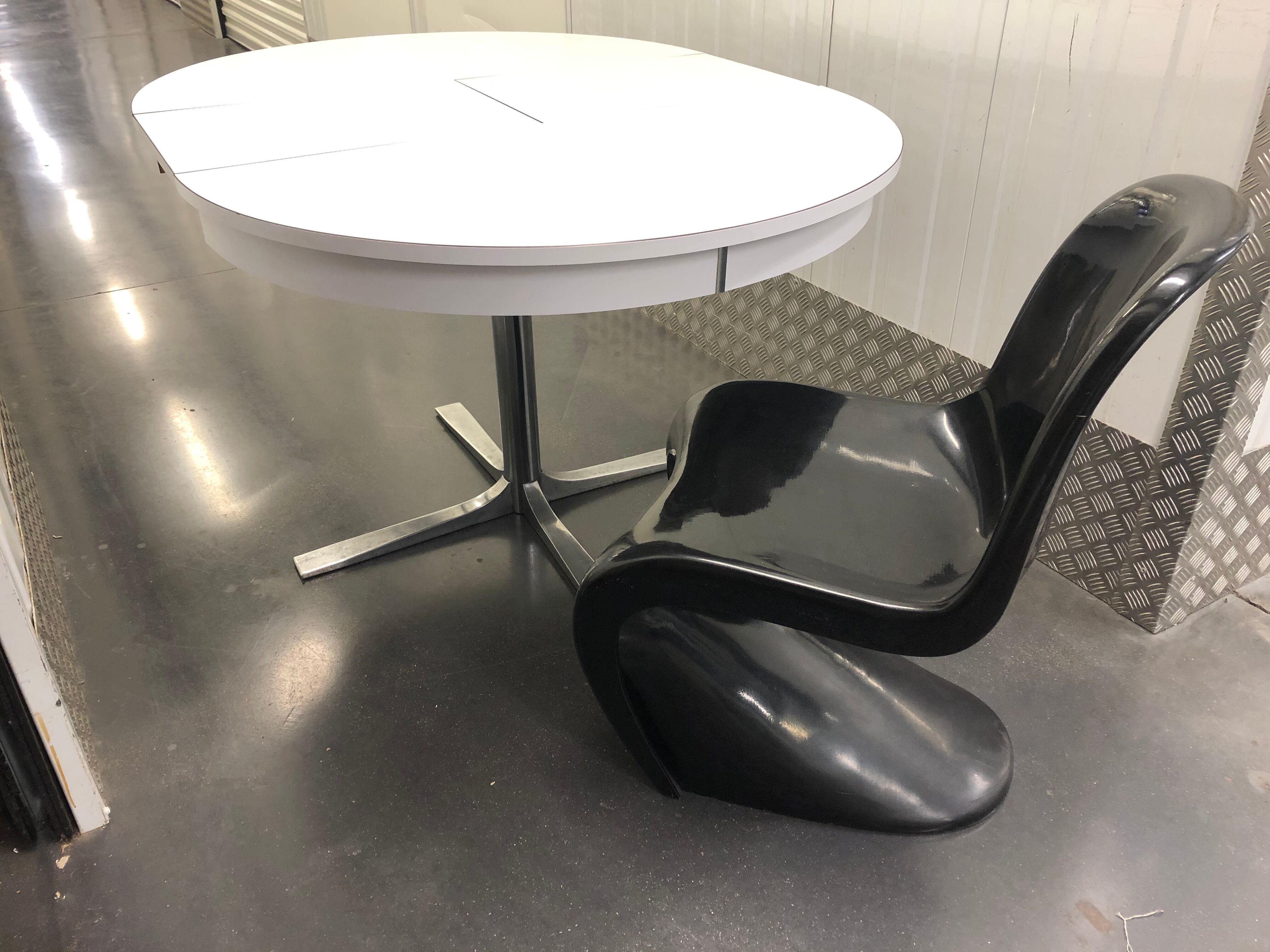 Rosalie round table with white extensions and chrome foot circa 1970