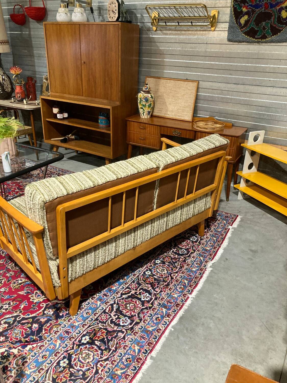 Canapé-lit extensible avec coussins, banc.