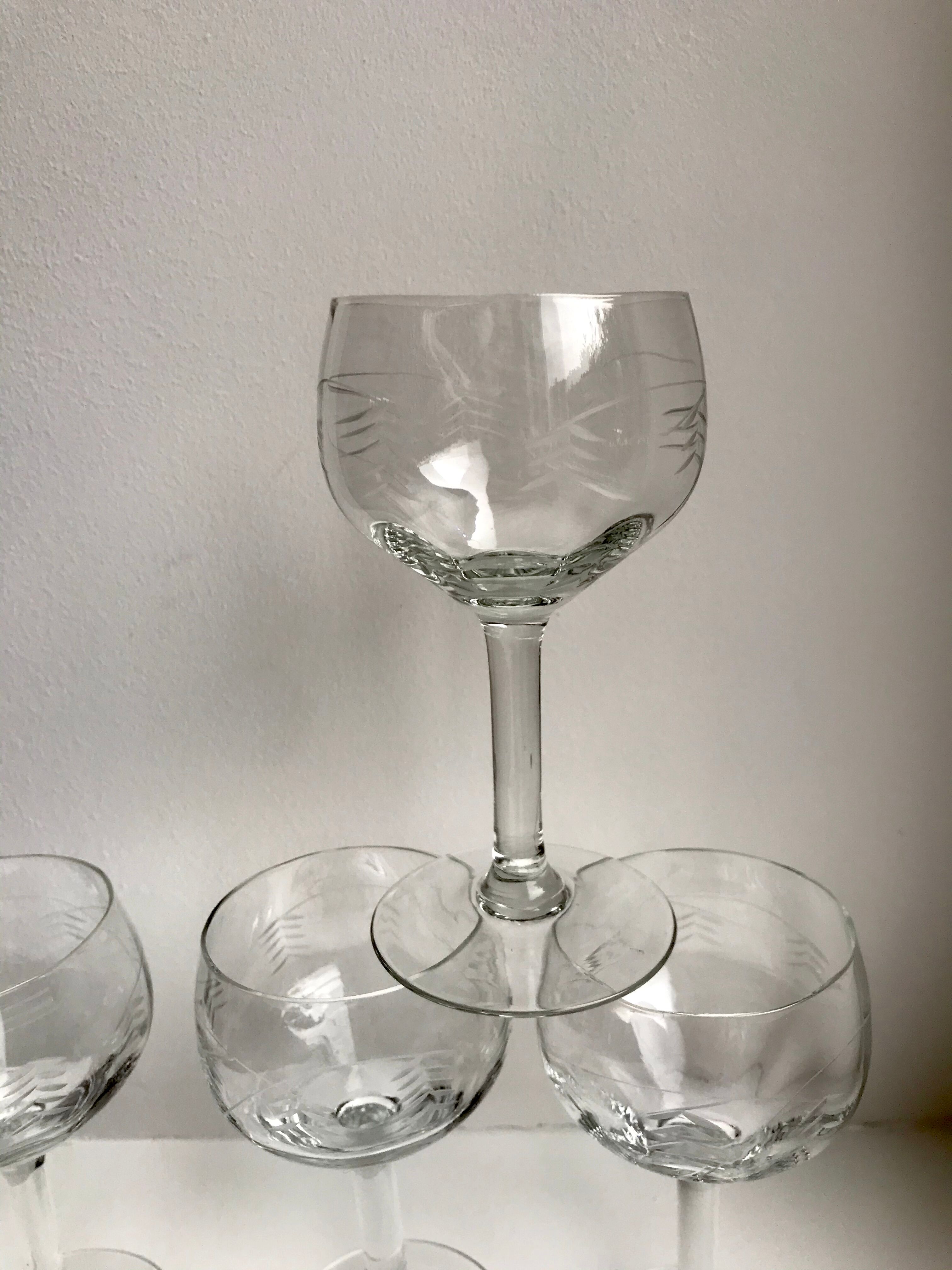 Set of 4 crystal wine glasses engraved 50-60s