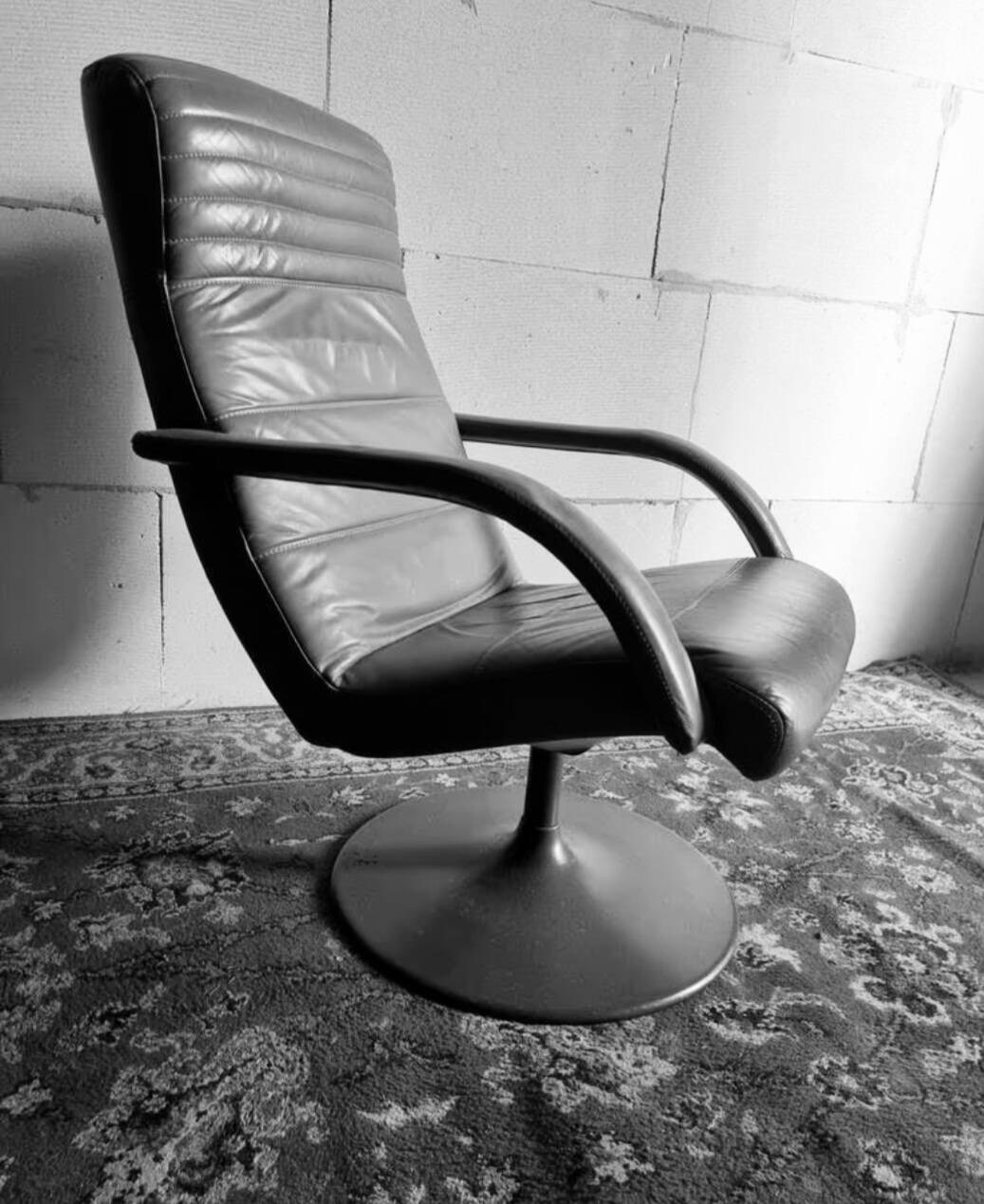 Lounge pivotant artifort geoffrey harcourt