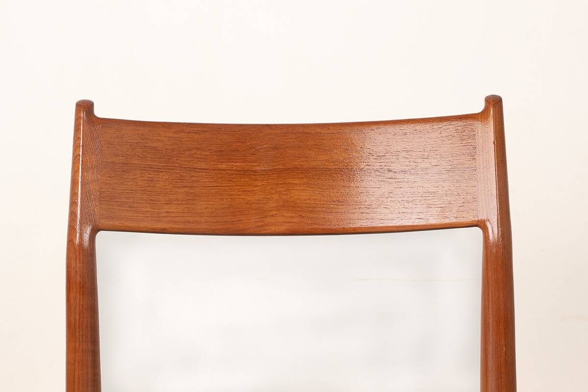 6 Danish chairs in teak and new skai, model 418 Arne Vodder 1960.