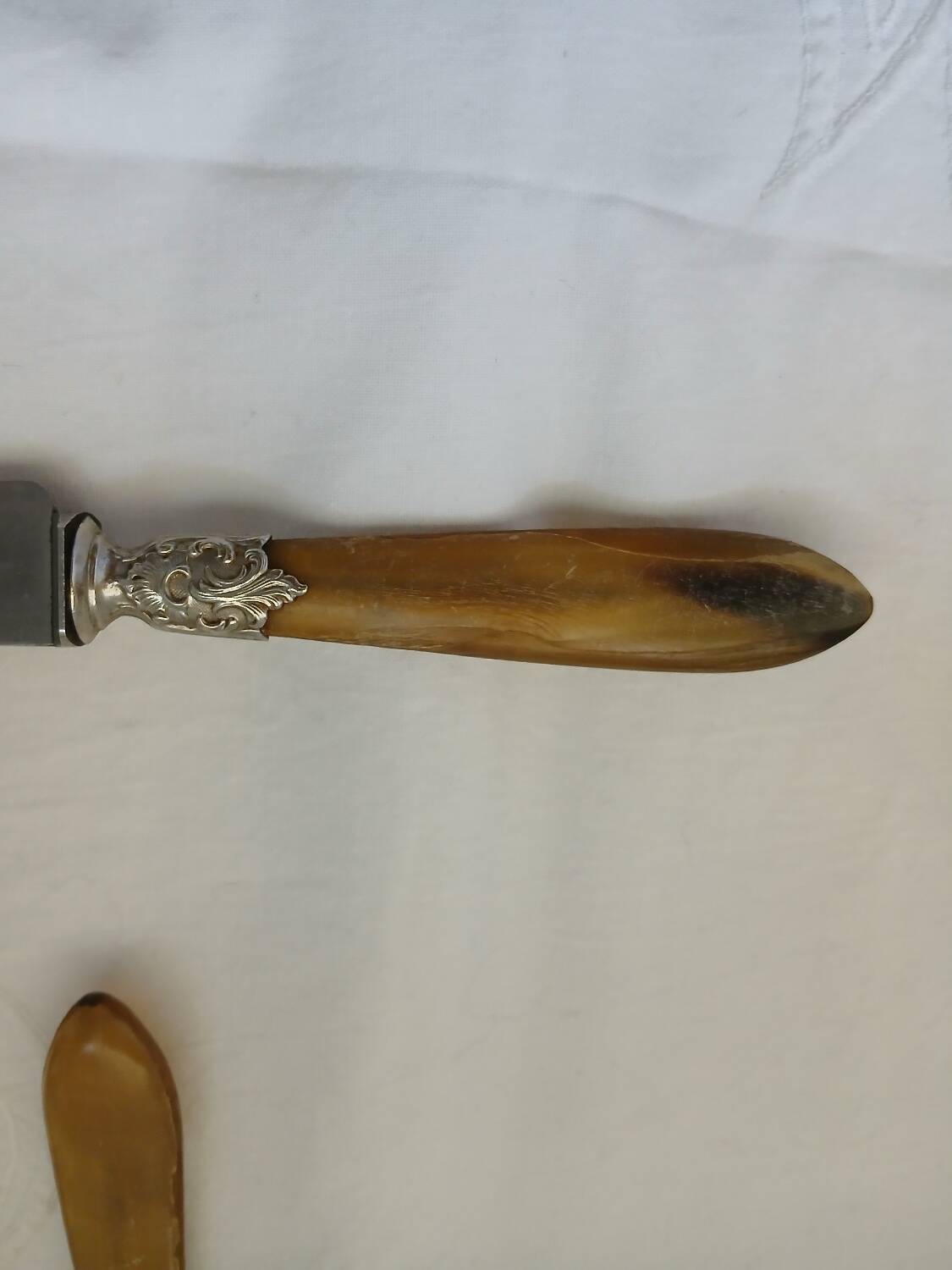 10 antique horn and steel knives