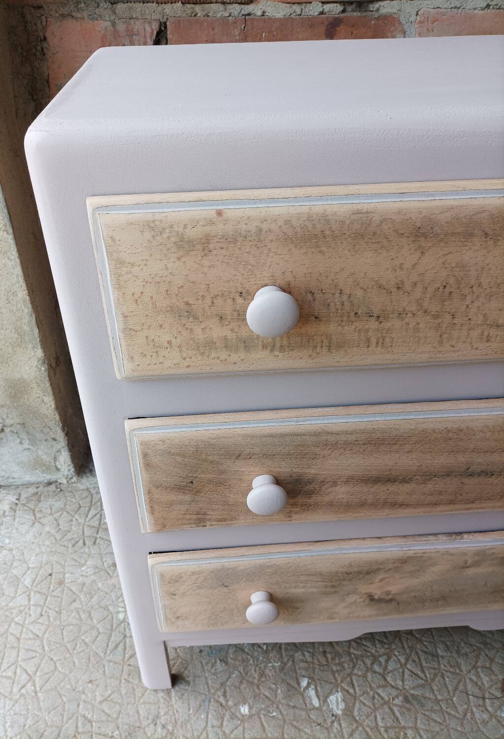 Jolie petite commode de style