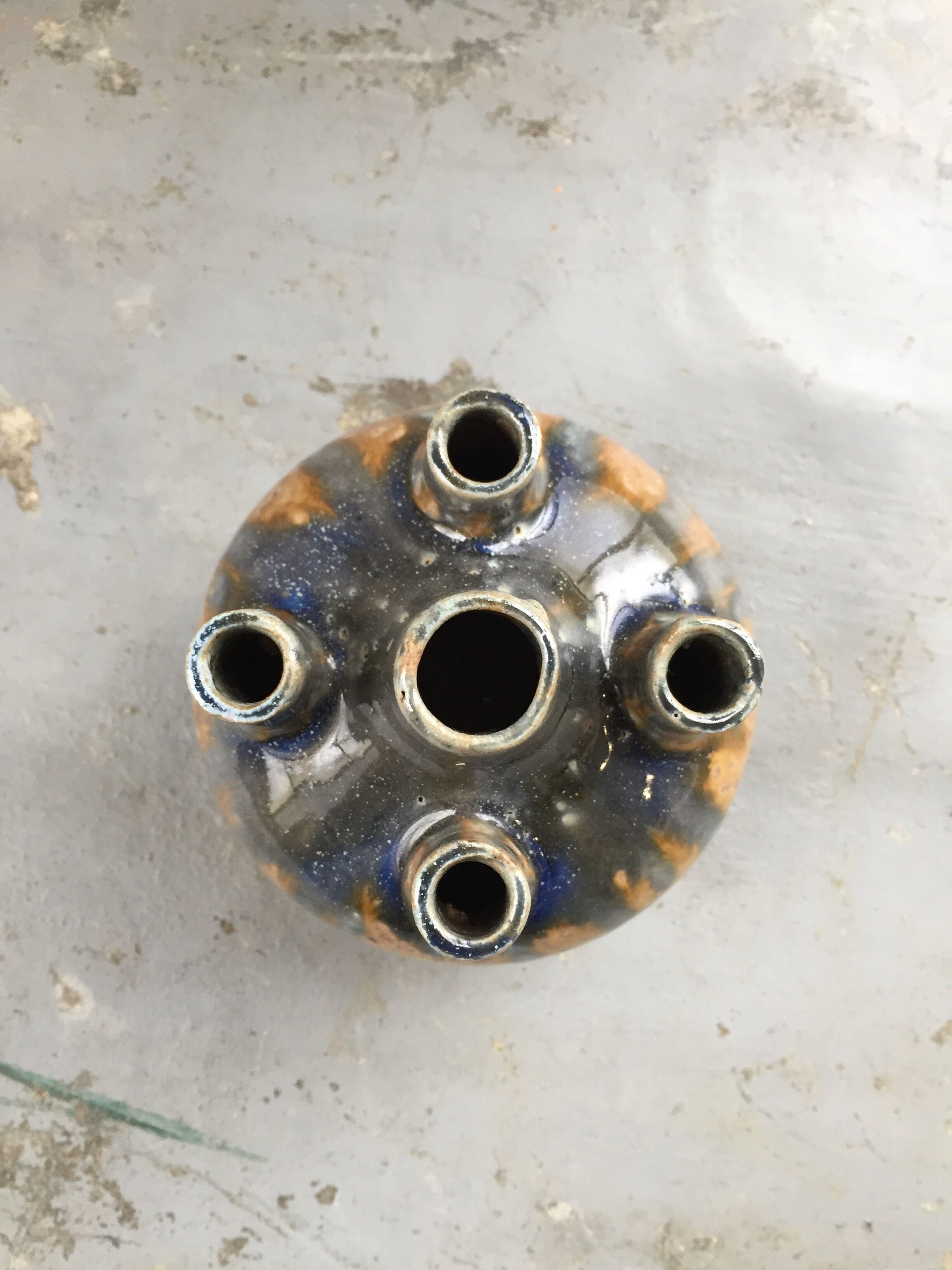 Praticality terracotta vase