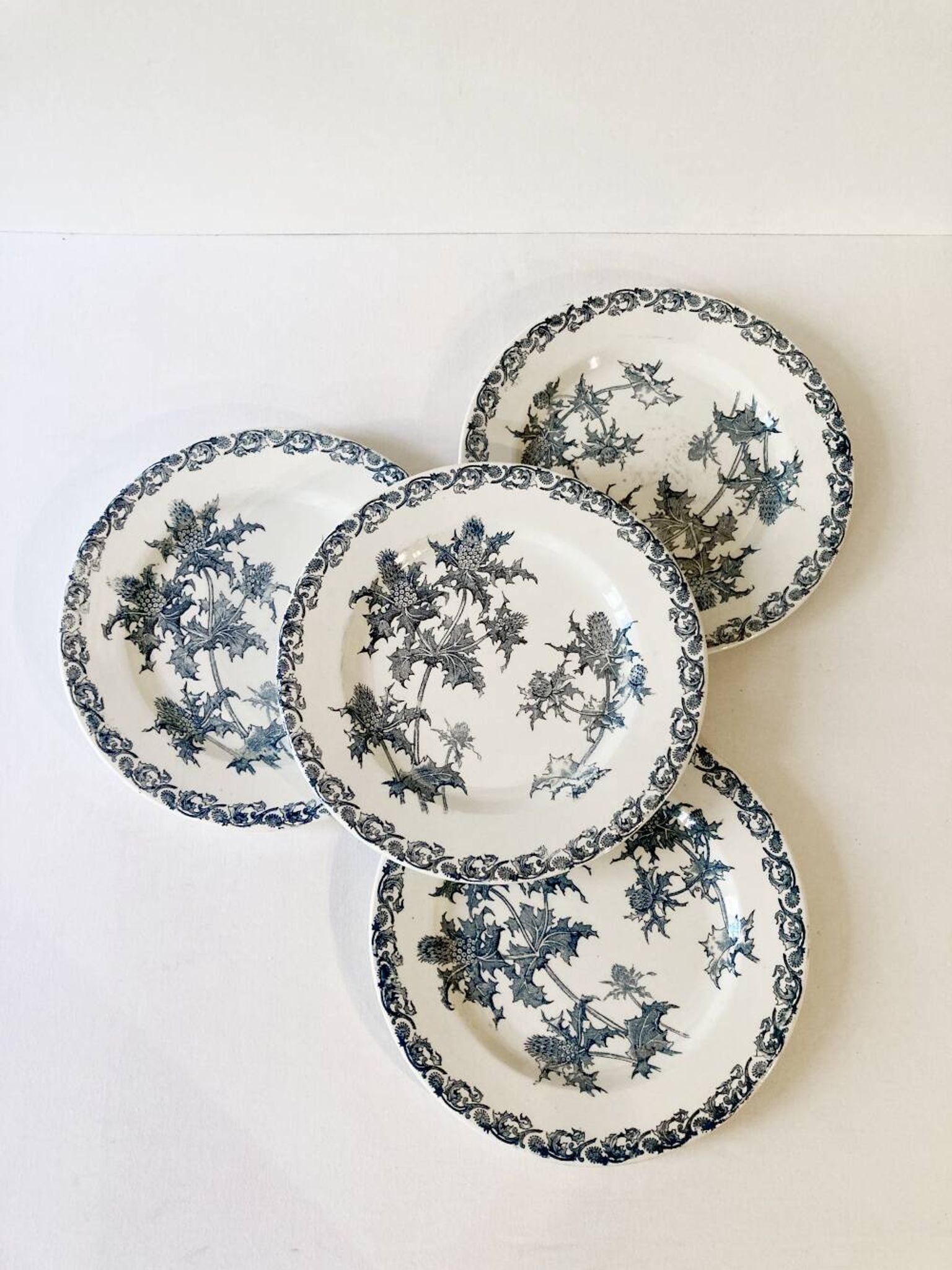 4 assiettes terre de fer Clairefontaine, modèle Righi