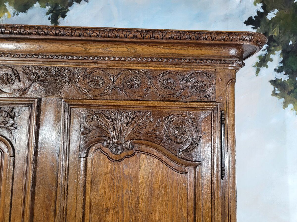 Armoire Louis XV en chêne