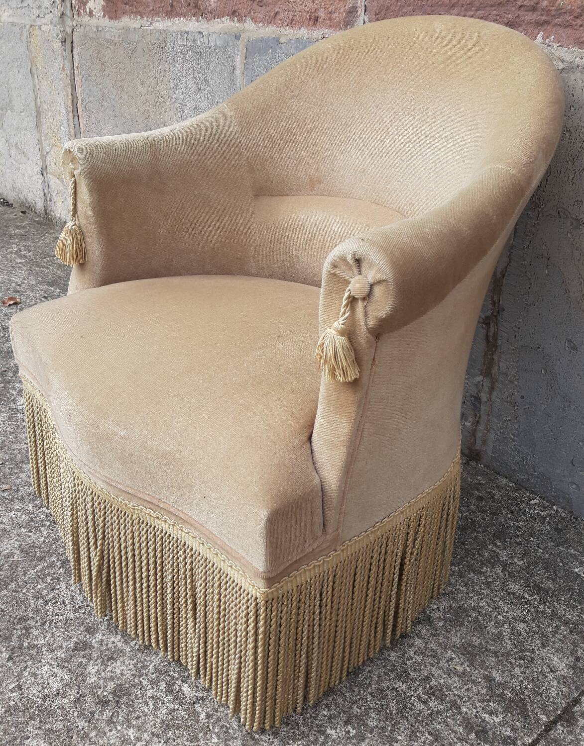 Toad chair