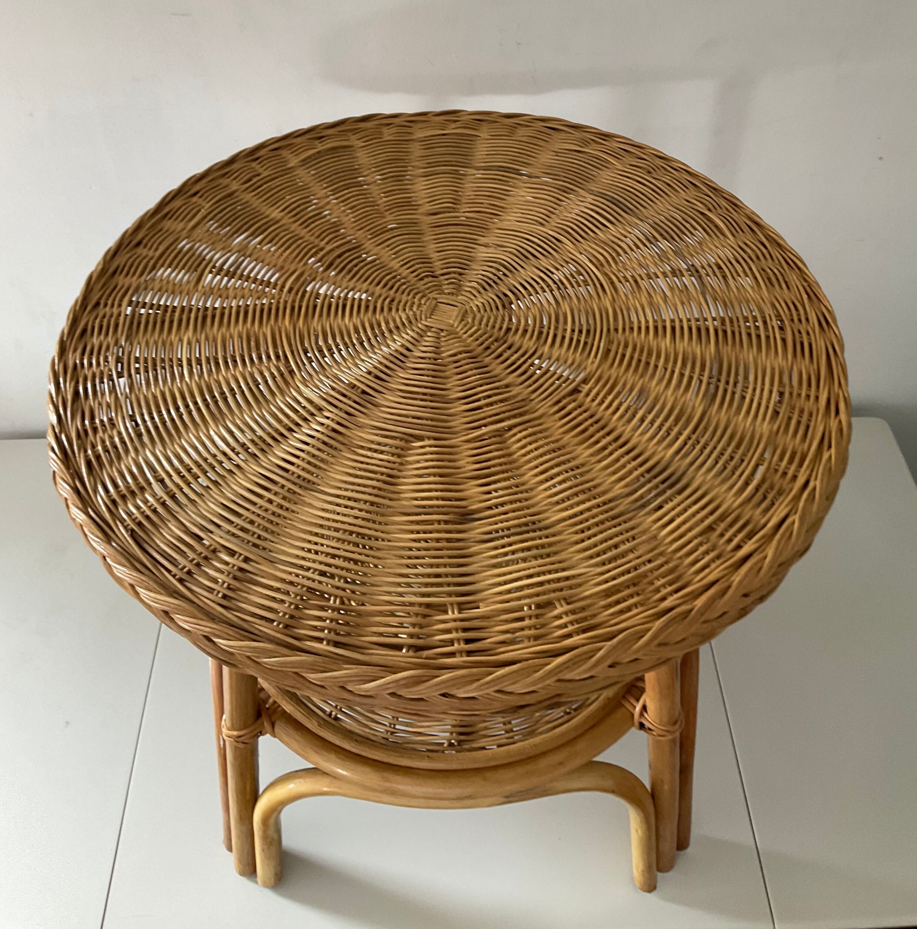 Vintage round coffee table in rattan and wicker
