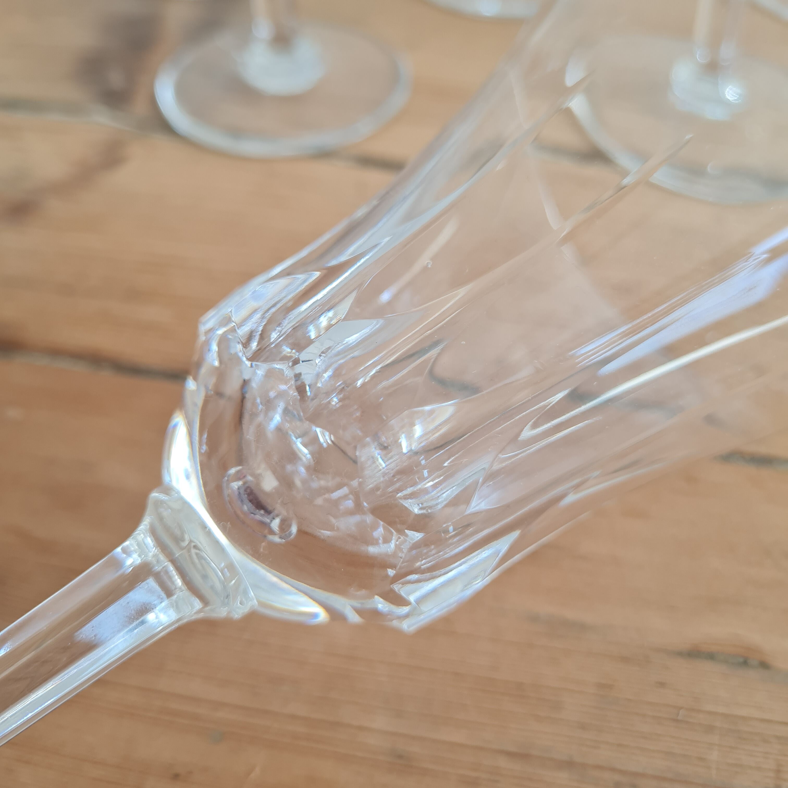 Service of 6 chiseled crystal water glasses