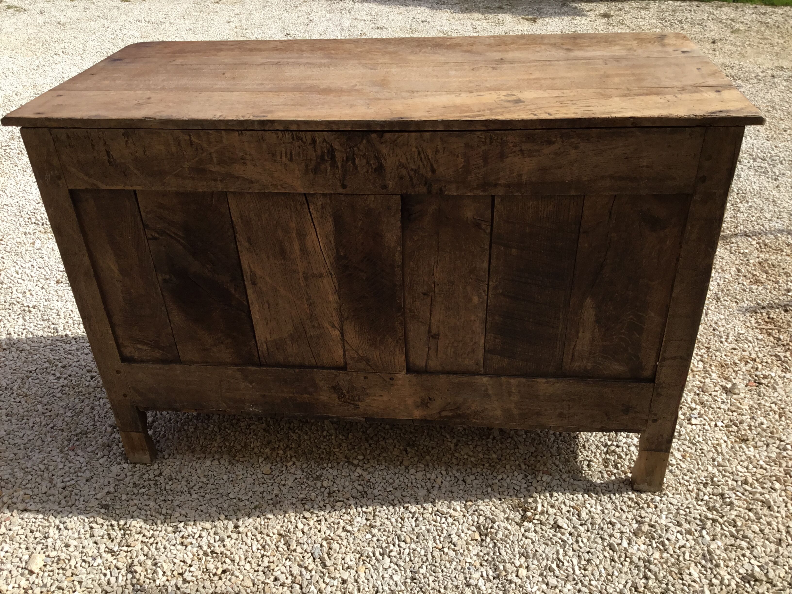 Louis XVI period chest of drawers opening on three drawers