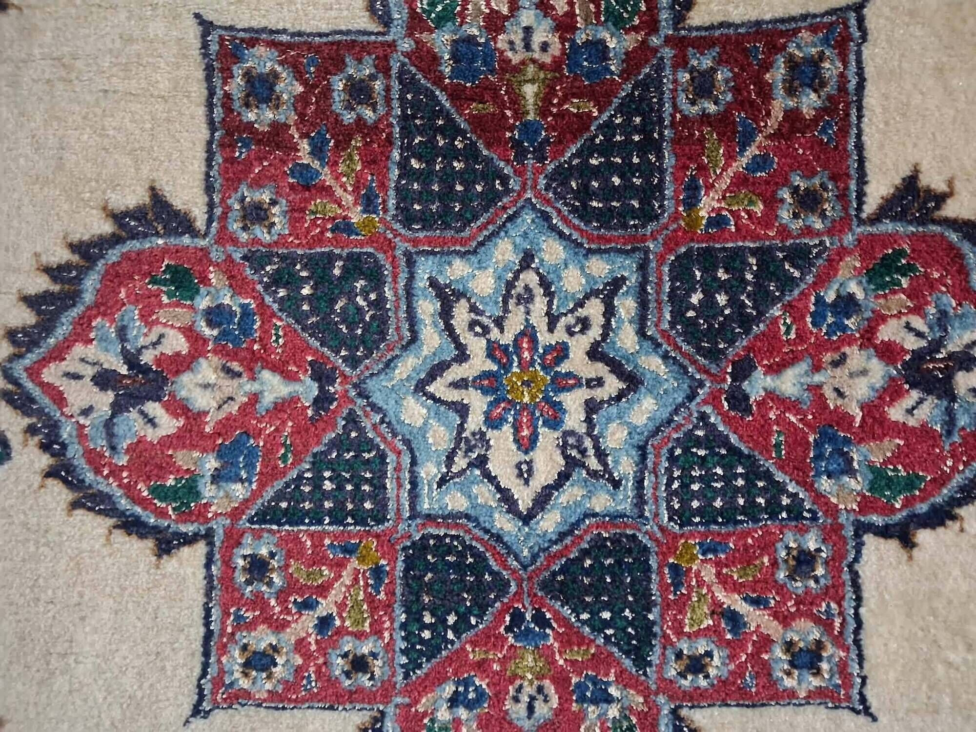 Handmade Persian Nain carpet 103x103cm