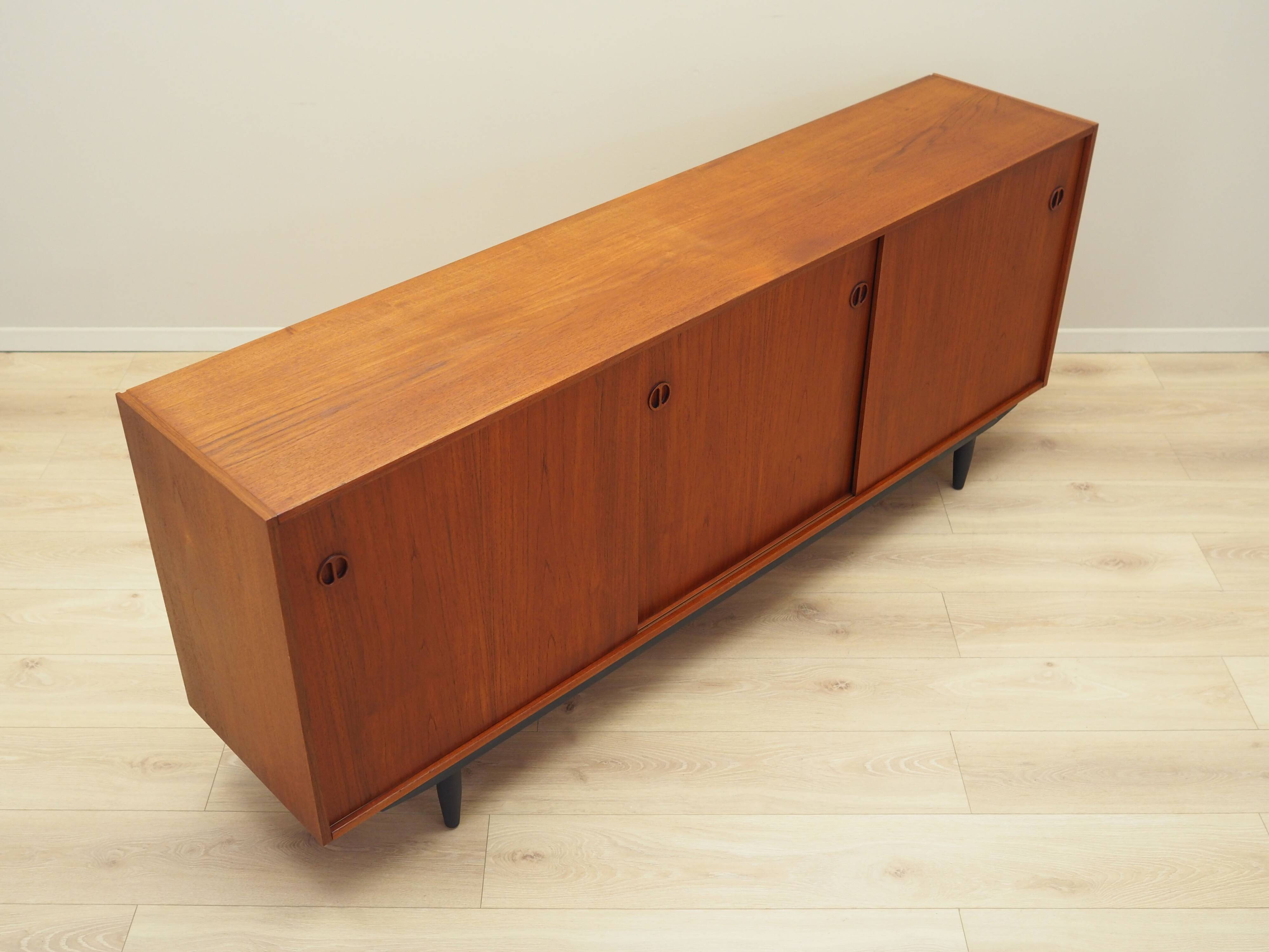 Buffet en teck, design danois, années 1970, production : Danemark