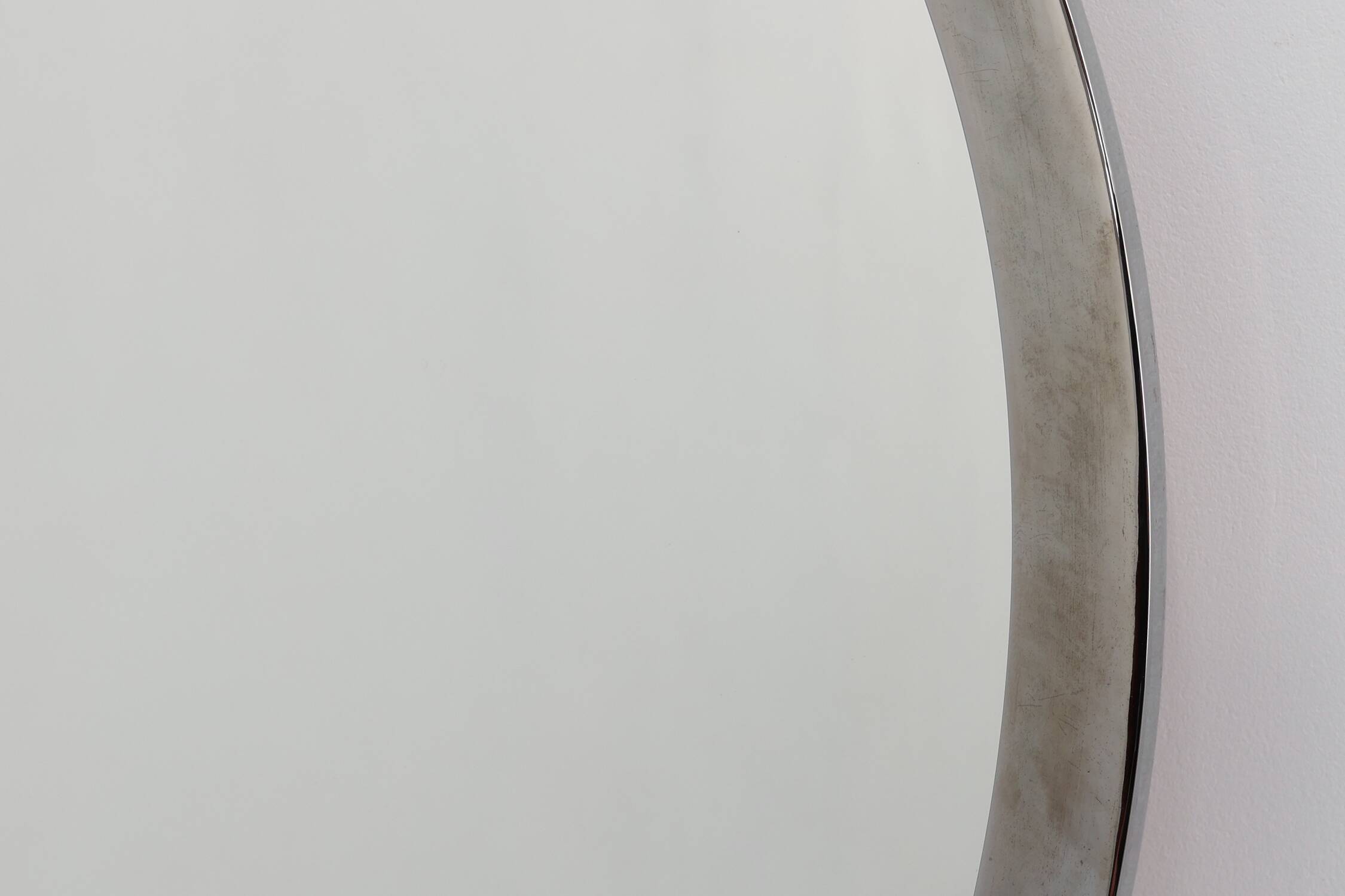 Miroir mural ovale chromé Art Déco, Belgique vers 1920