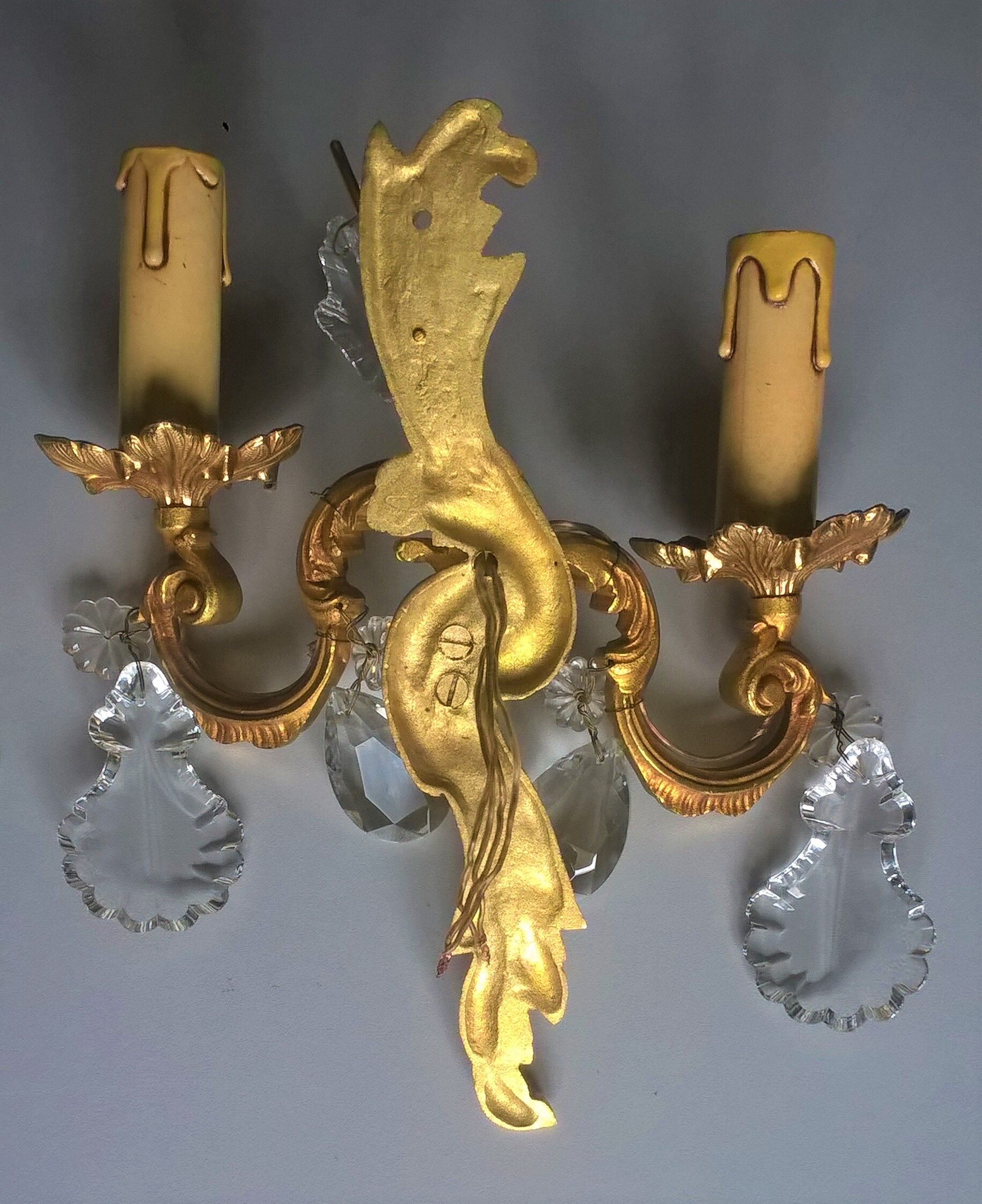 Pair of asymmetrical appliques, gilded bronze and crystal tassels, Louis XV style