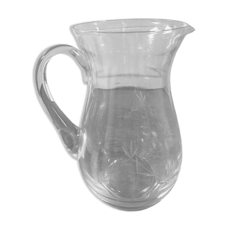 Ancienne carafe eau ou vin en verre grave avec anse et bec verseur