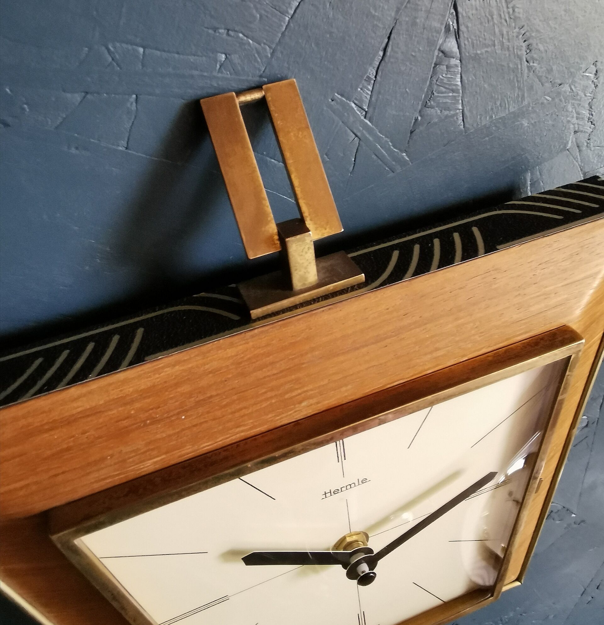 Vintage formica clock silent wall clock trapeze "Hermle gilded black wood"