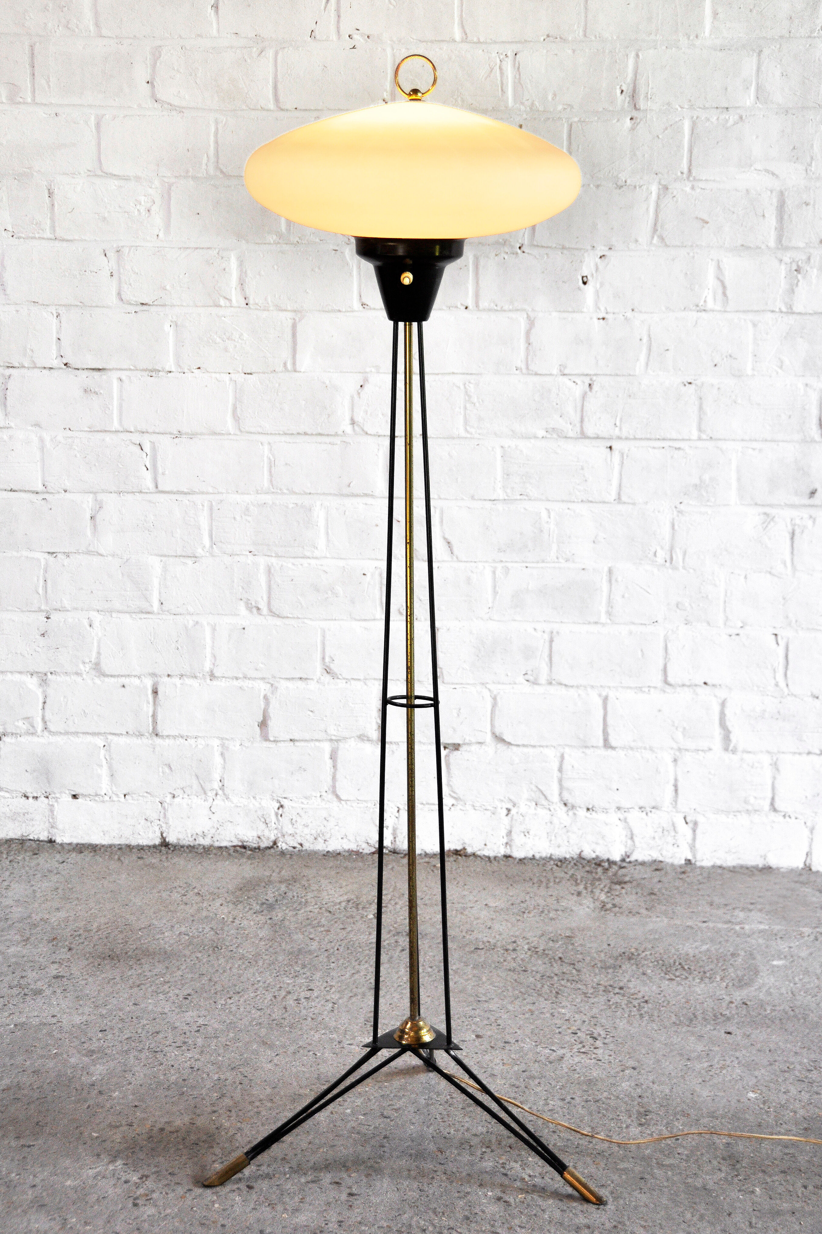 Italian tripod ufo floor lamp from stilnovo, 1950