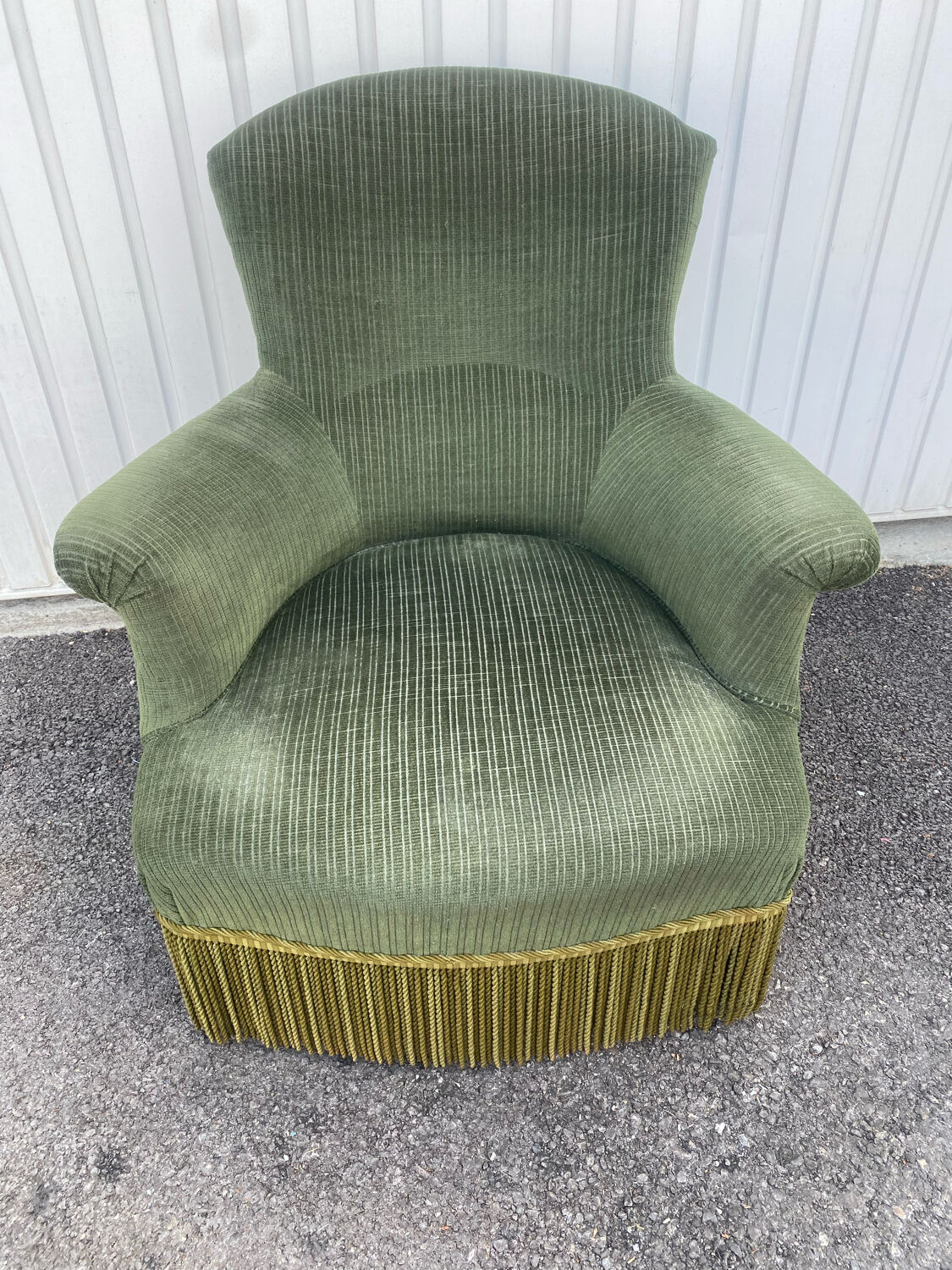 Velvet toad armchair