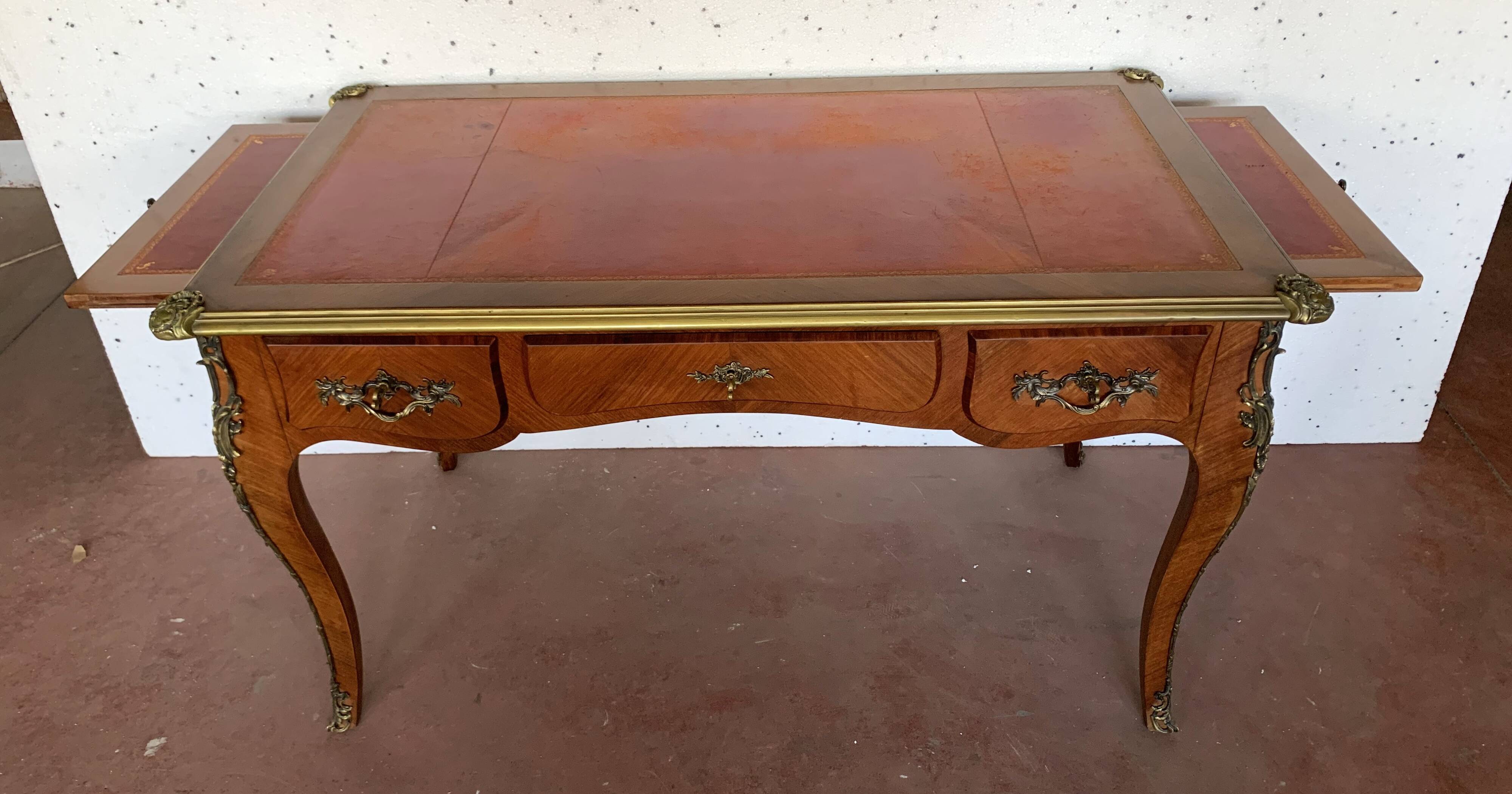 Louis XV style state desk Red leather top 20th century