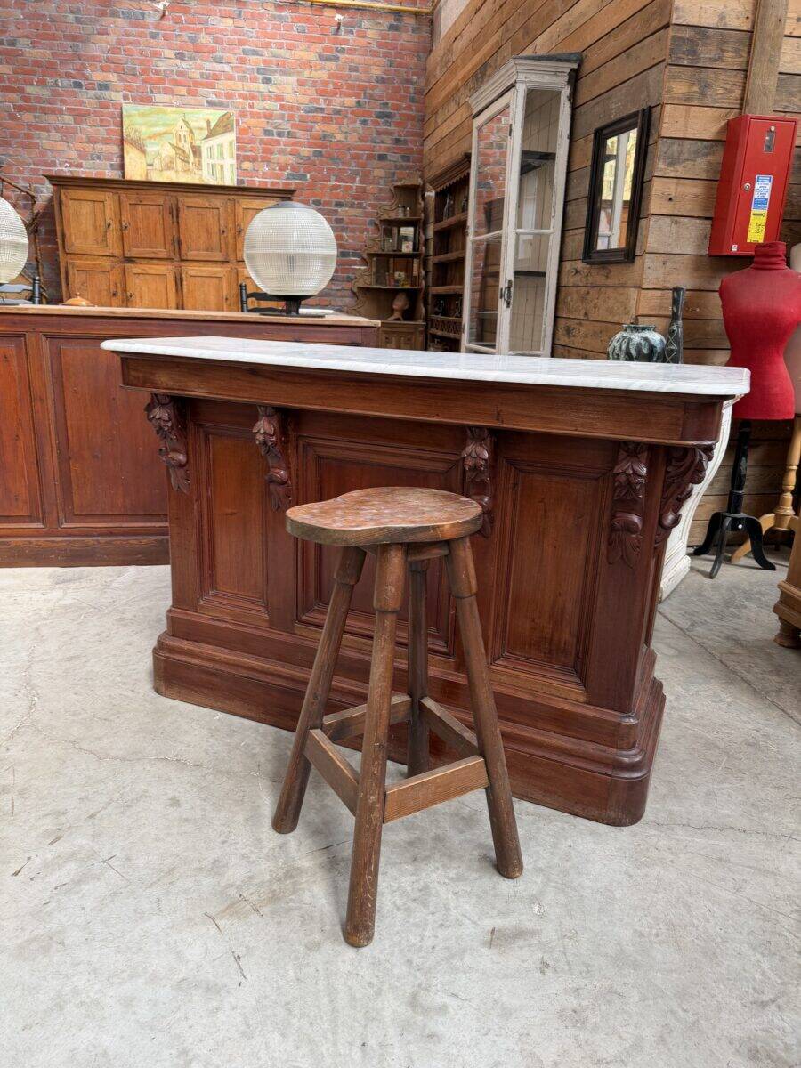 1950s bar counter