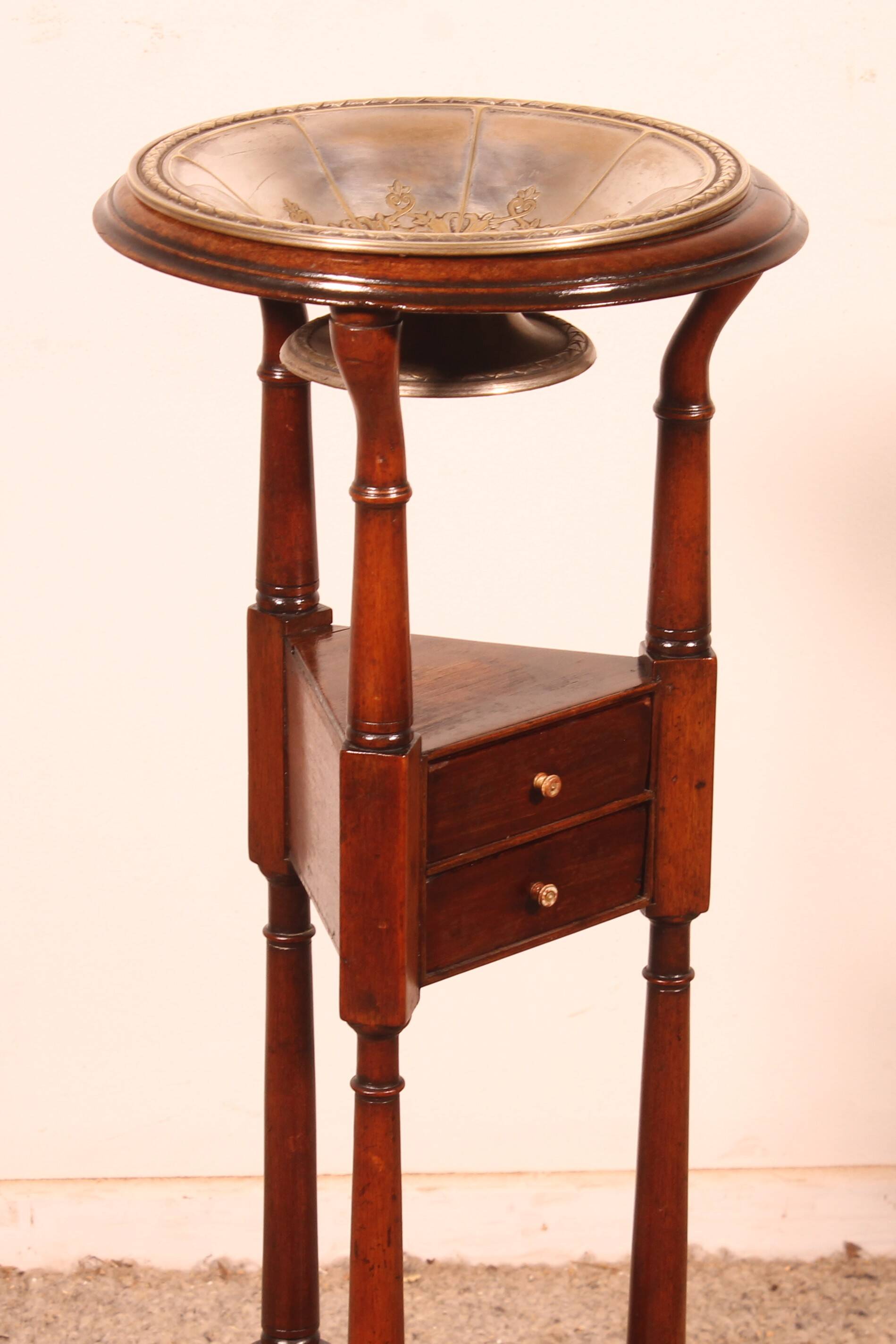 18th century mahogany barber's or pocket emptier