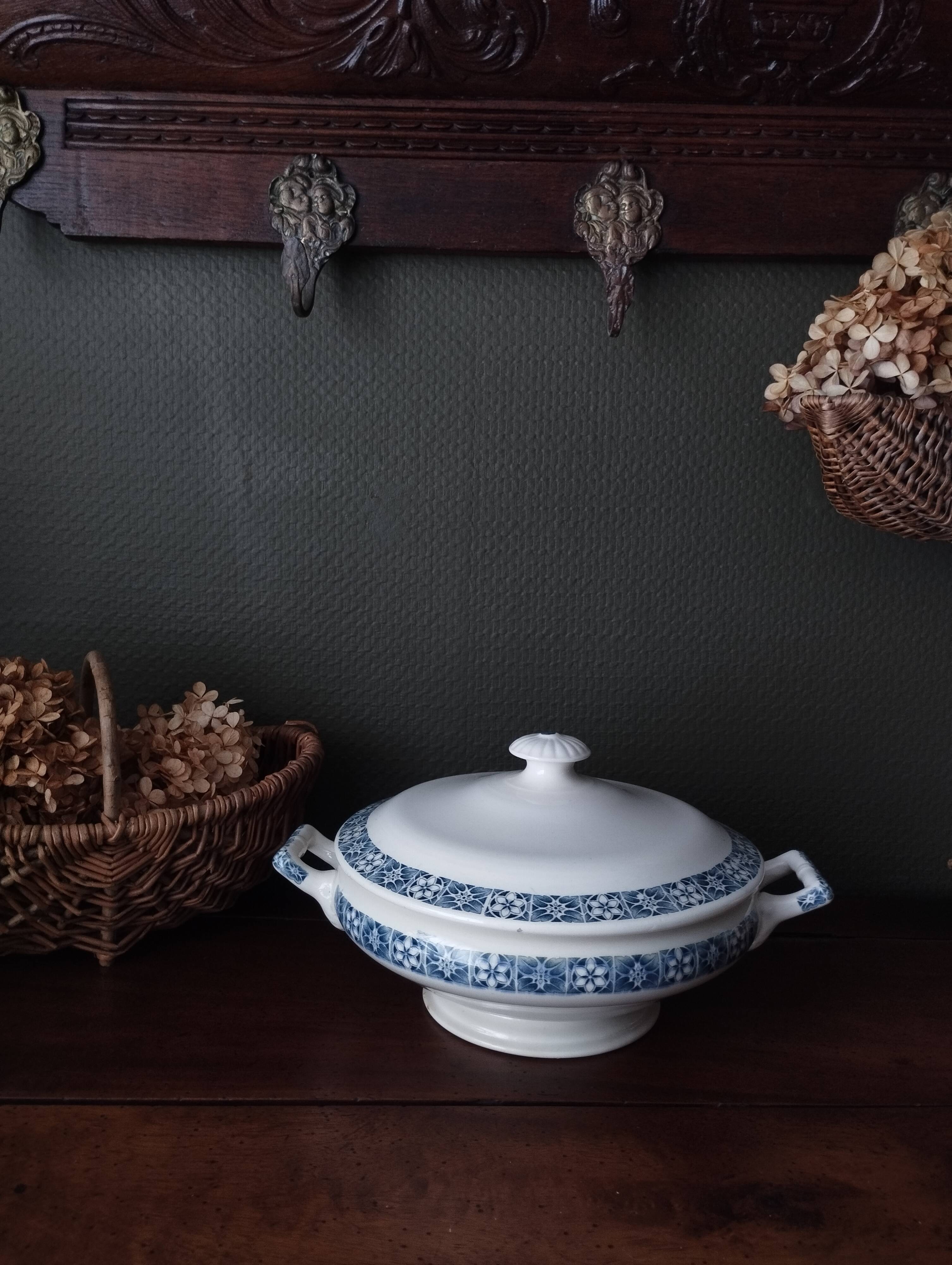 Ironstone soup tureen Longchamp "René"