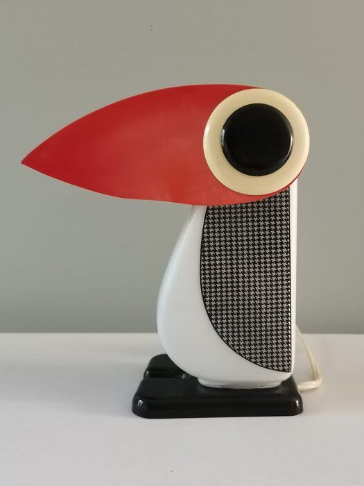 Fernando Cassetta Penguin lamp "Simcha"
