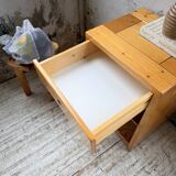 Chevet sélectionné par Charlotte Perriand pour Les Arcs