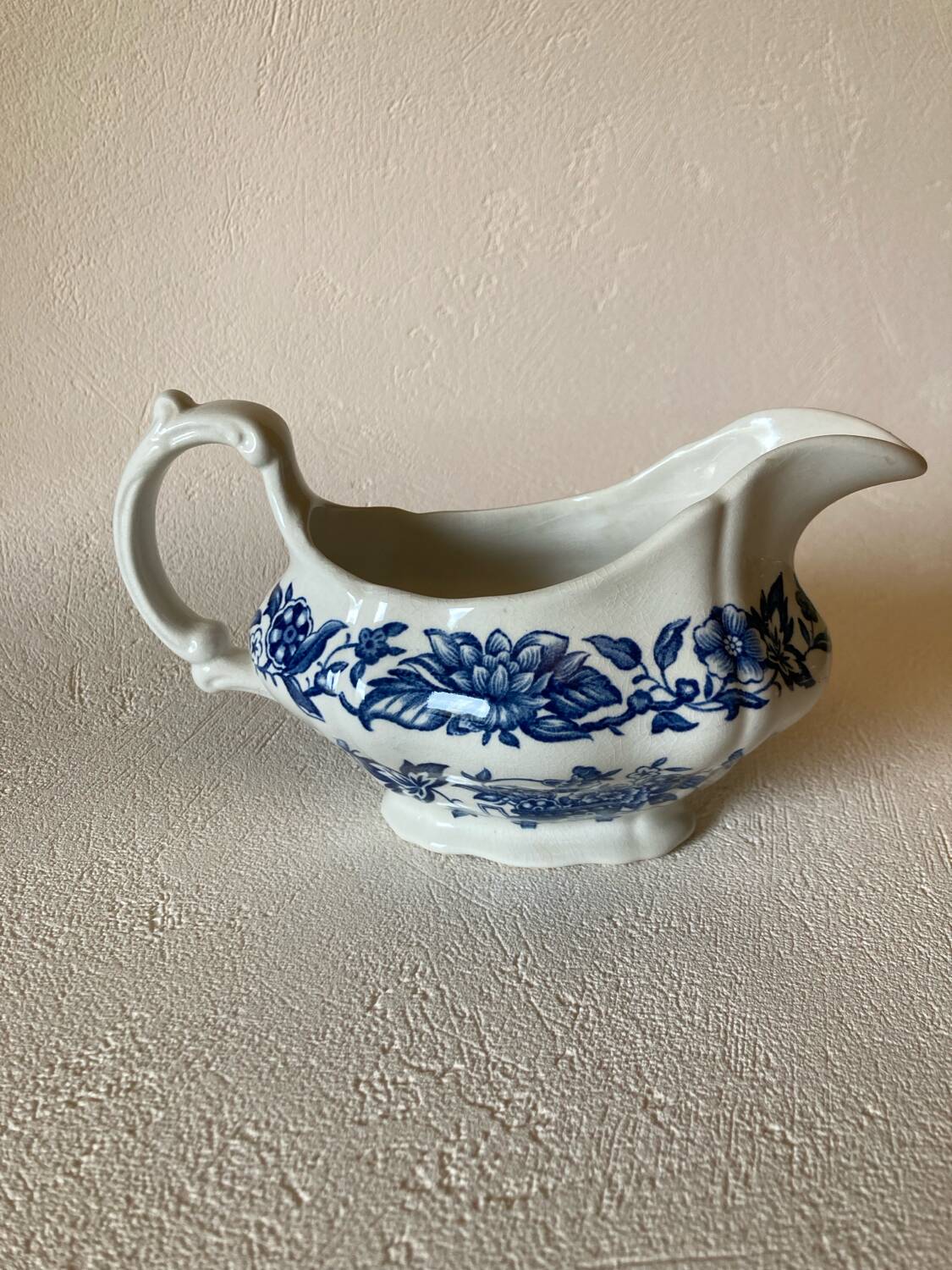 Ridgway Staffordshire England Pagoda Gravy Boat