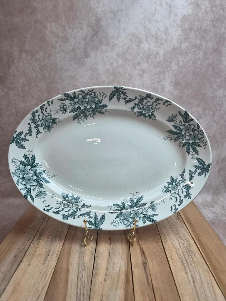 Oval plate Saint-Amand model Anemone – Old ironstone