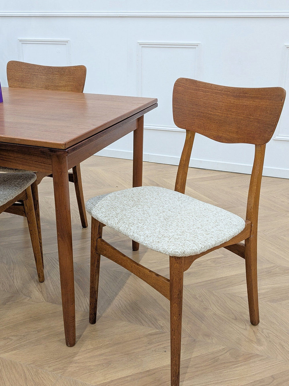 2 Scandinavian chairs