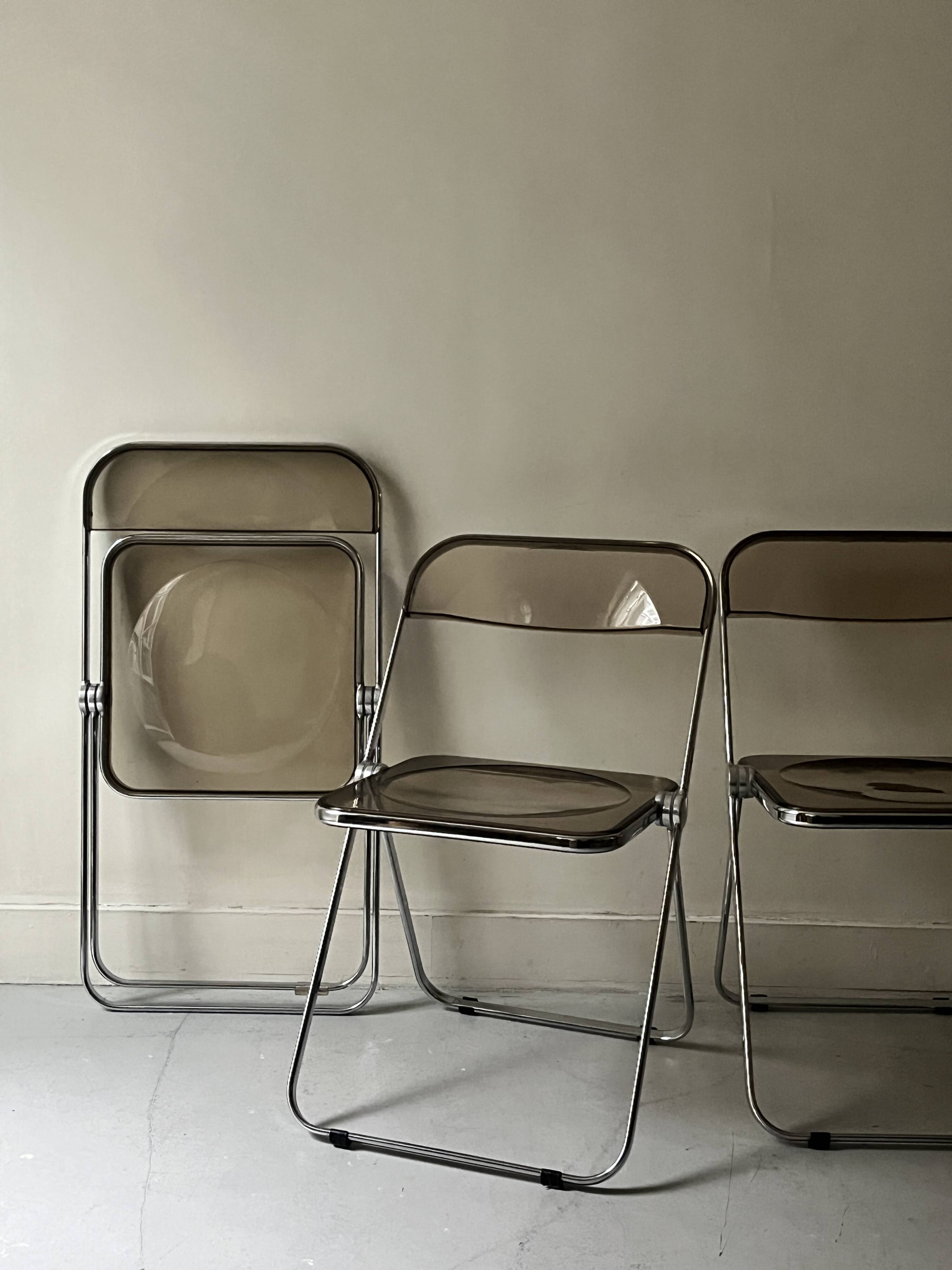 Folding chair in plexiglass and chrome, Plia model by Giancarlo Piretti ed. Castelli, design 1970