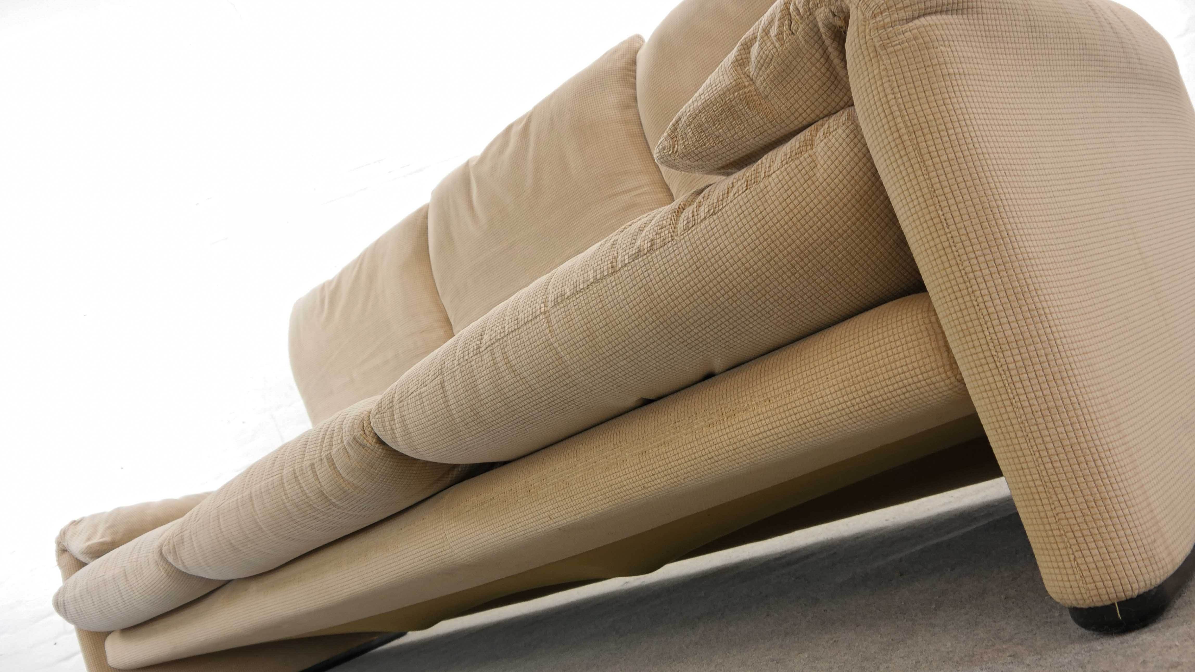 Maralunga 3-seat Sofa in beige by Vico Magistretti for Cassinaa, Italy