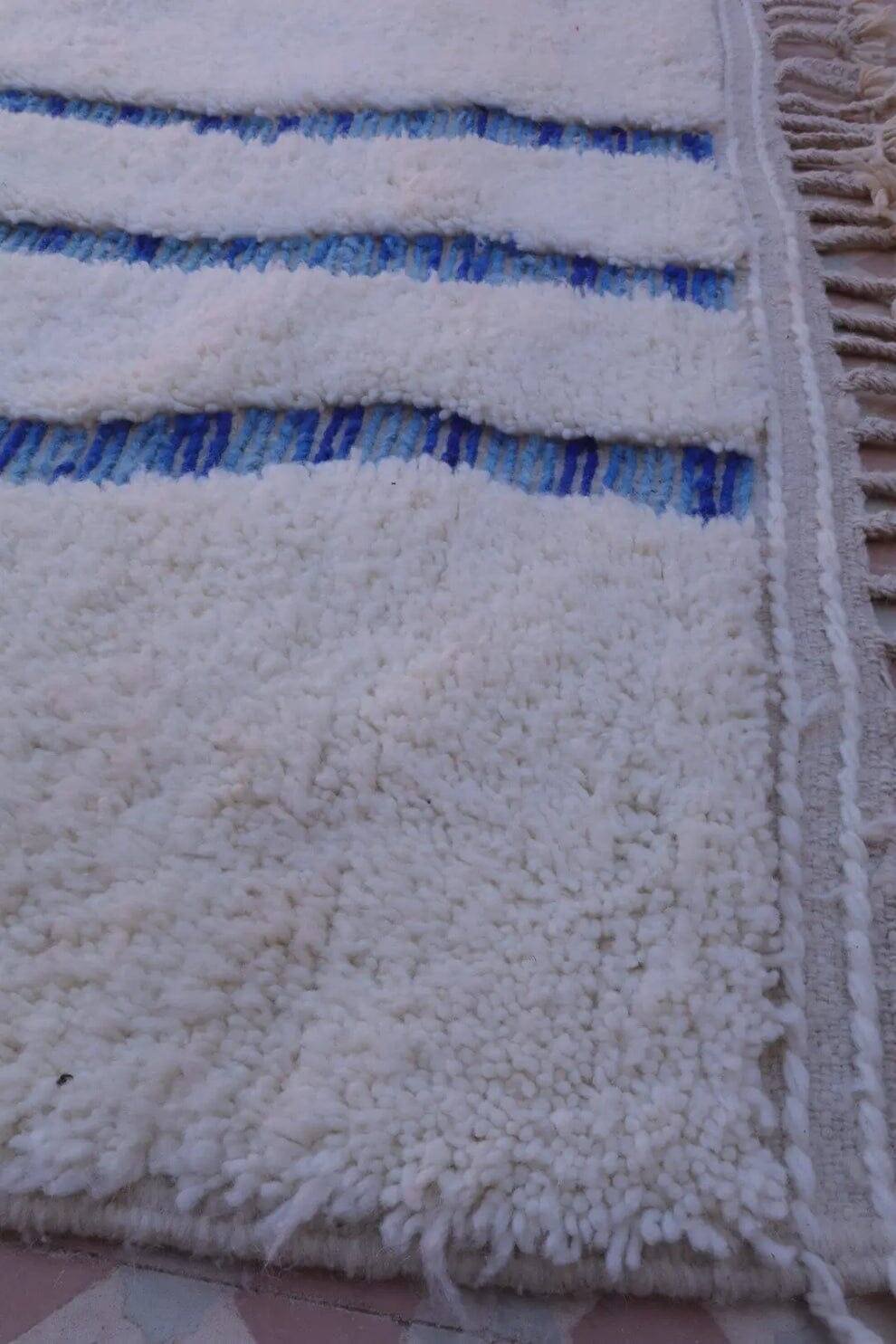 Handmade wool rug size 150 x 250 cm