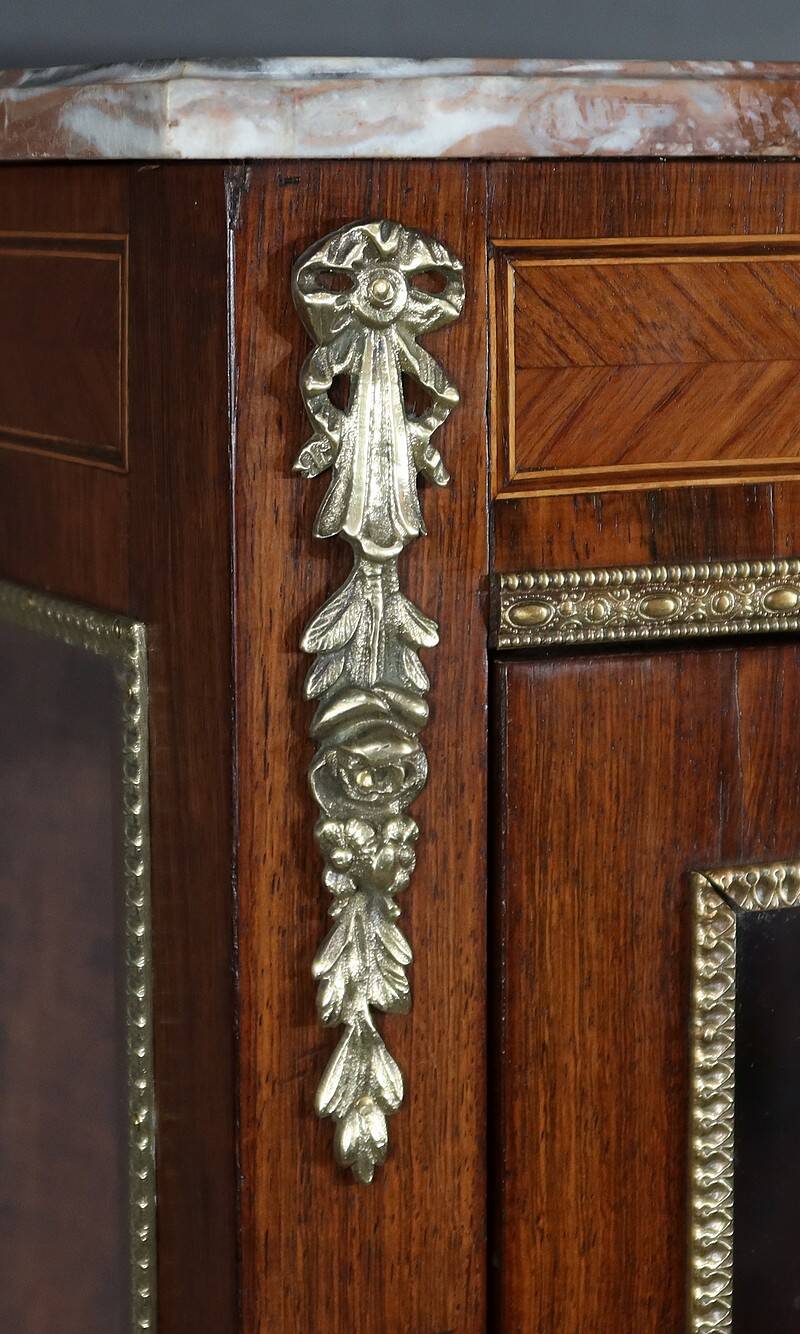 Small Showcase in Marquetry on all sides, Louis XVI style – 1920