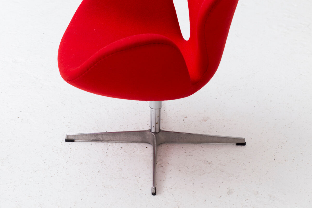 Swan armchair by Arne Jacobsen for Fritz Hansen, Denmark 2002