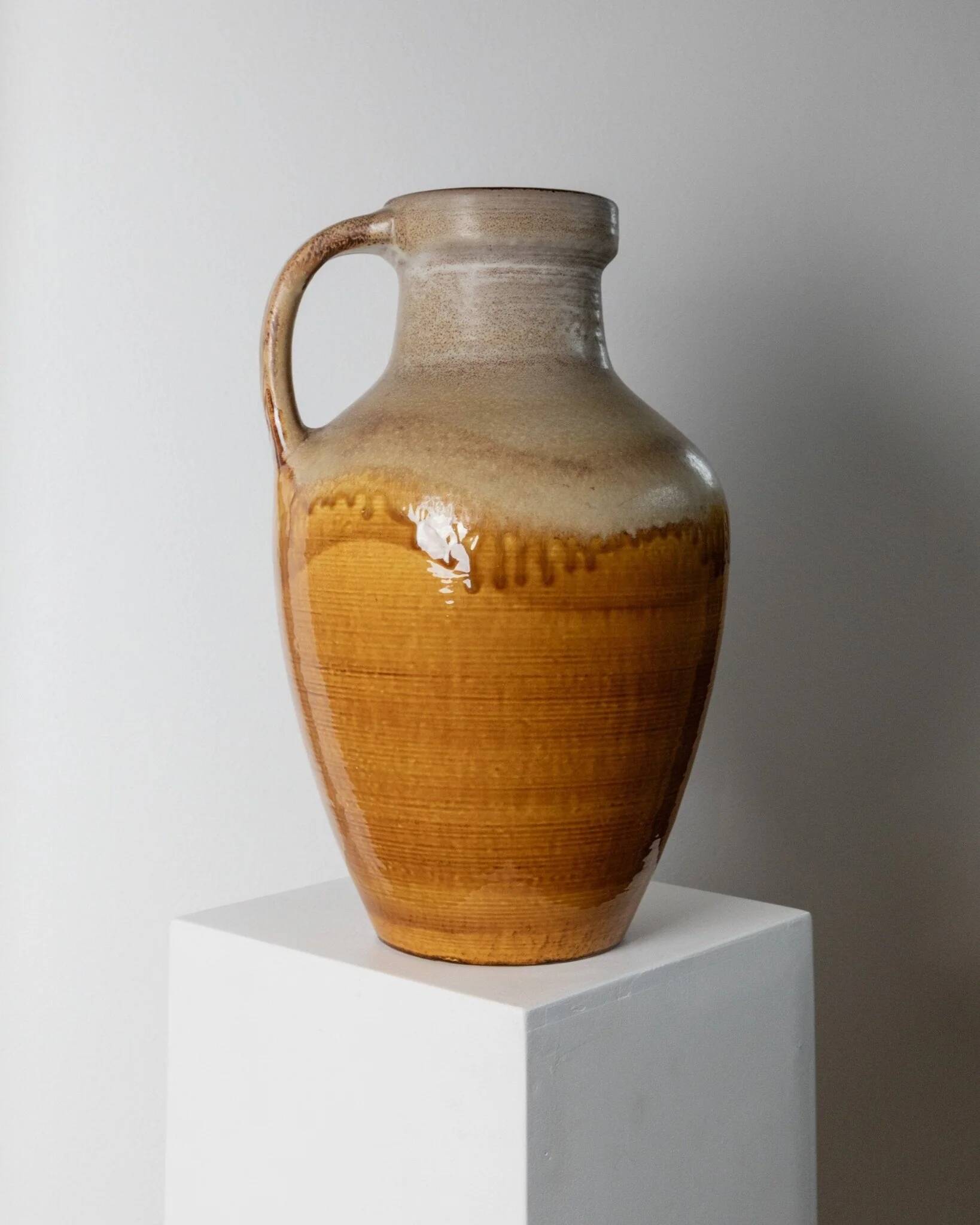 XXL Scheurich ceramic vase with beige-brown gradient glaze, jug with handle, 1970s Germany, vintage country-house decor