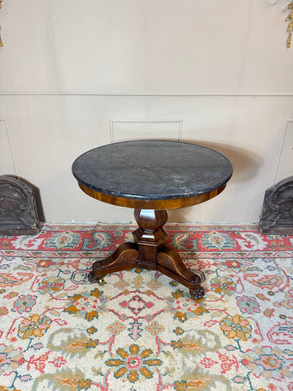Mahogany tripod pedestal table from the 19th century Restoration period