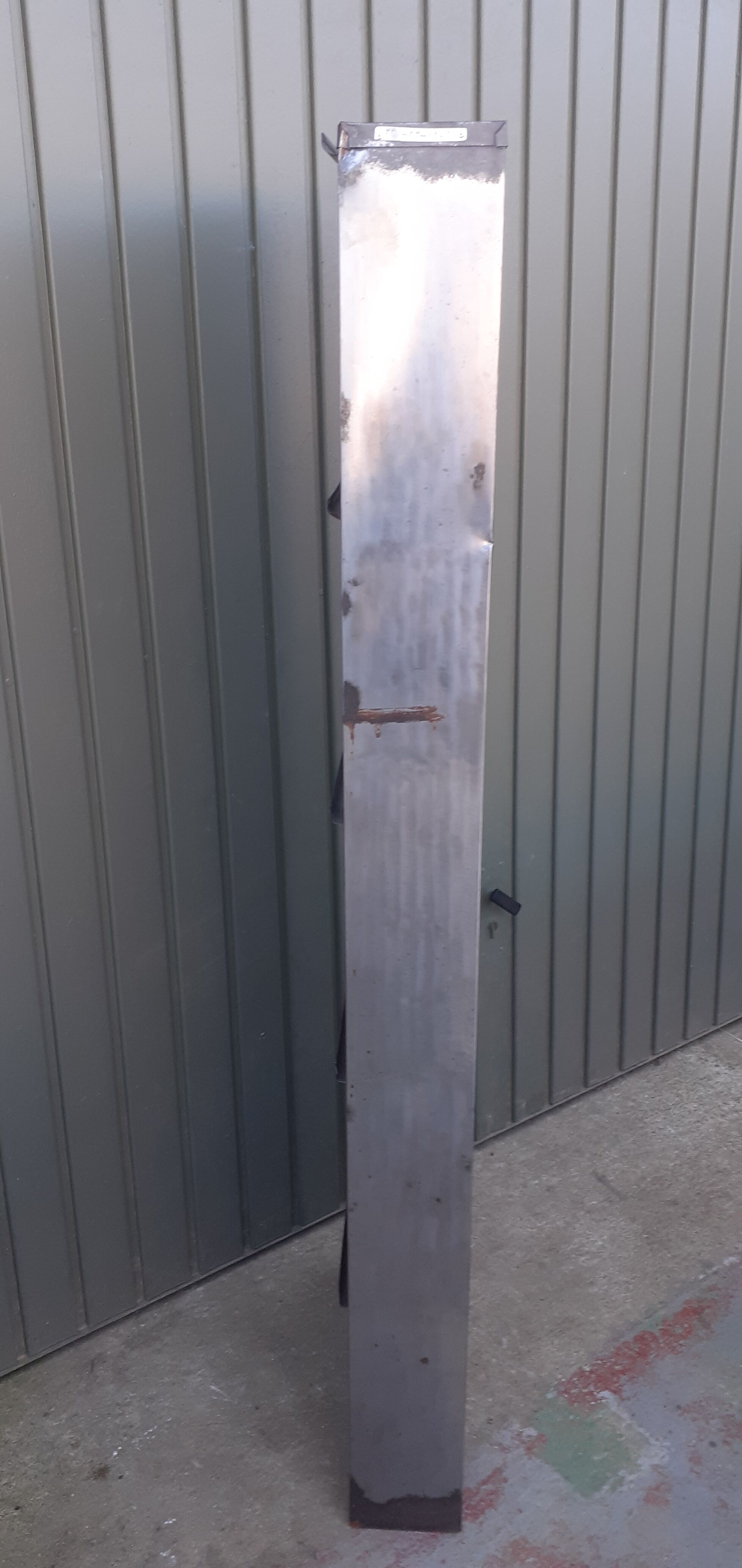 Metal shoe cabinet