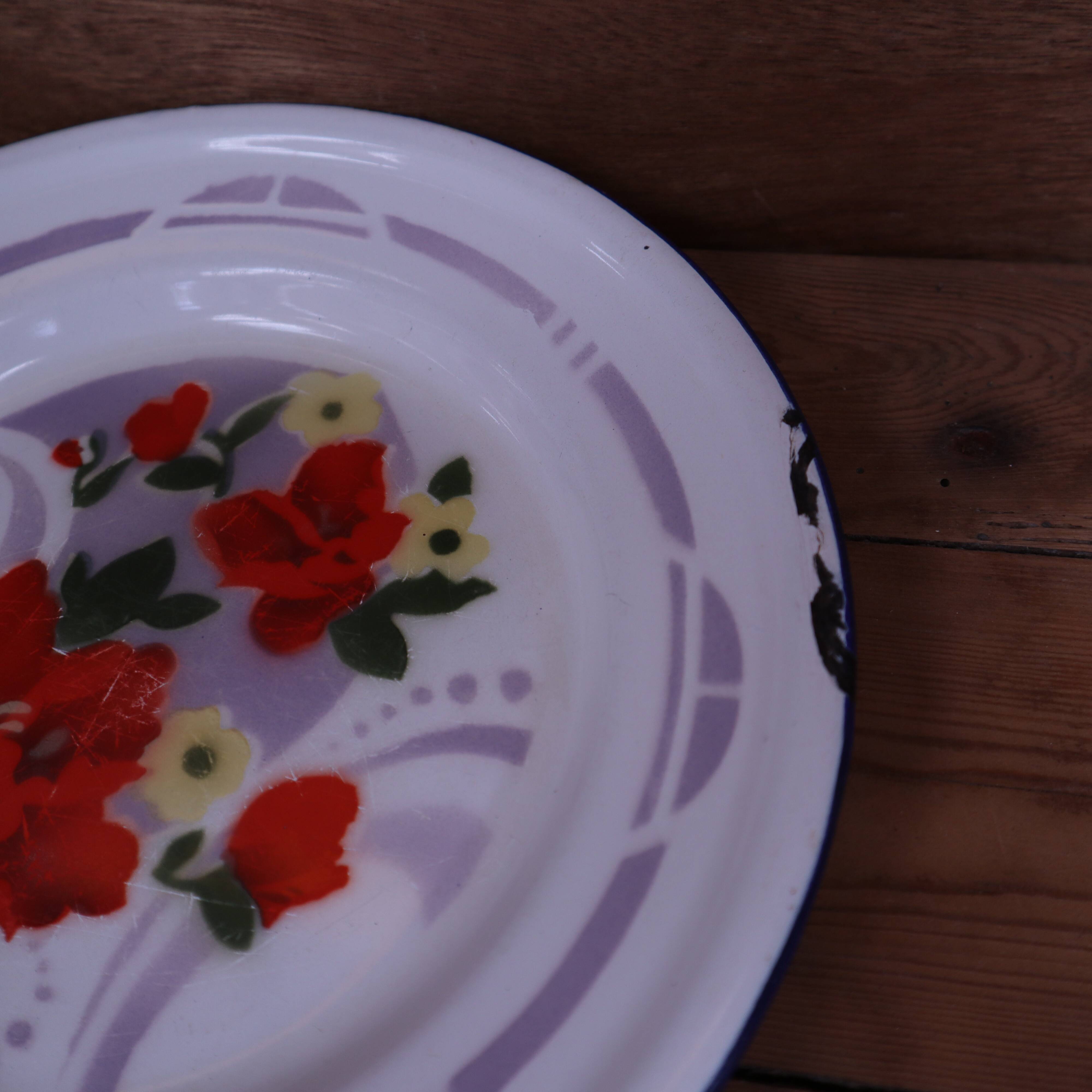 7 printed floral enamel plates "bon voyage" Made in China