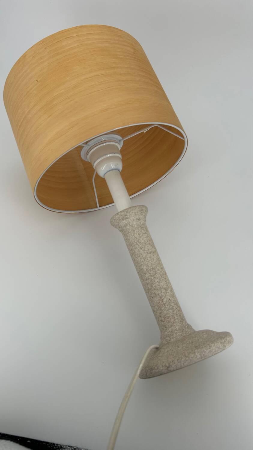 Lampe et abat-jour en bois clair