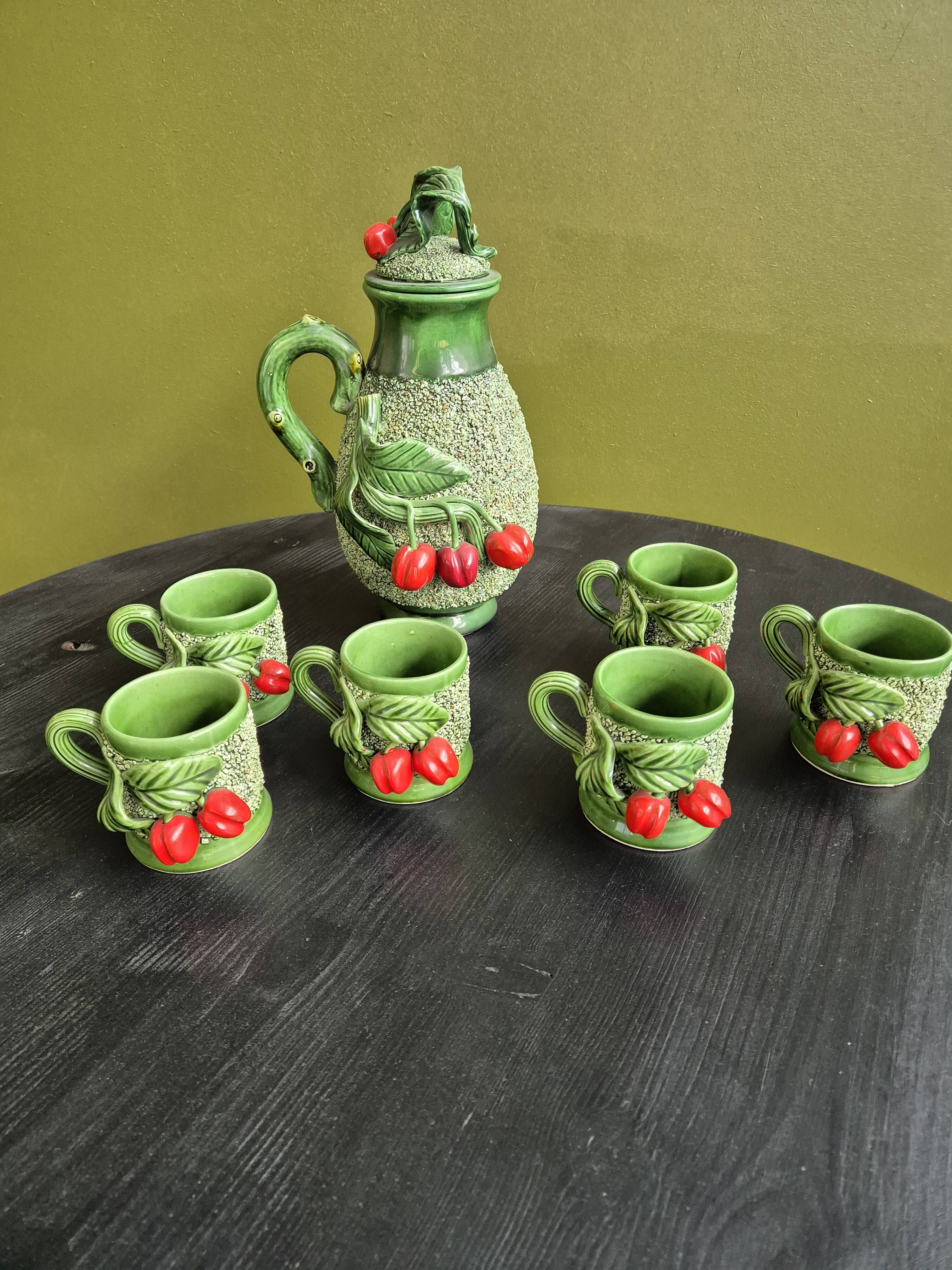 Tea/Coffee service with 6 cups