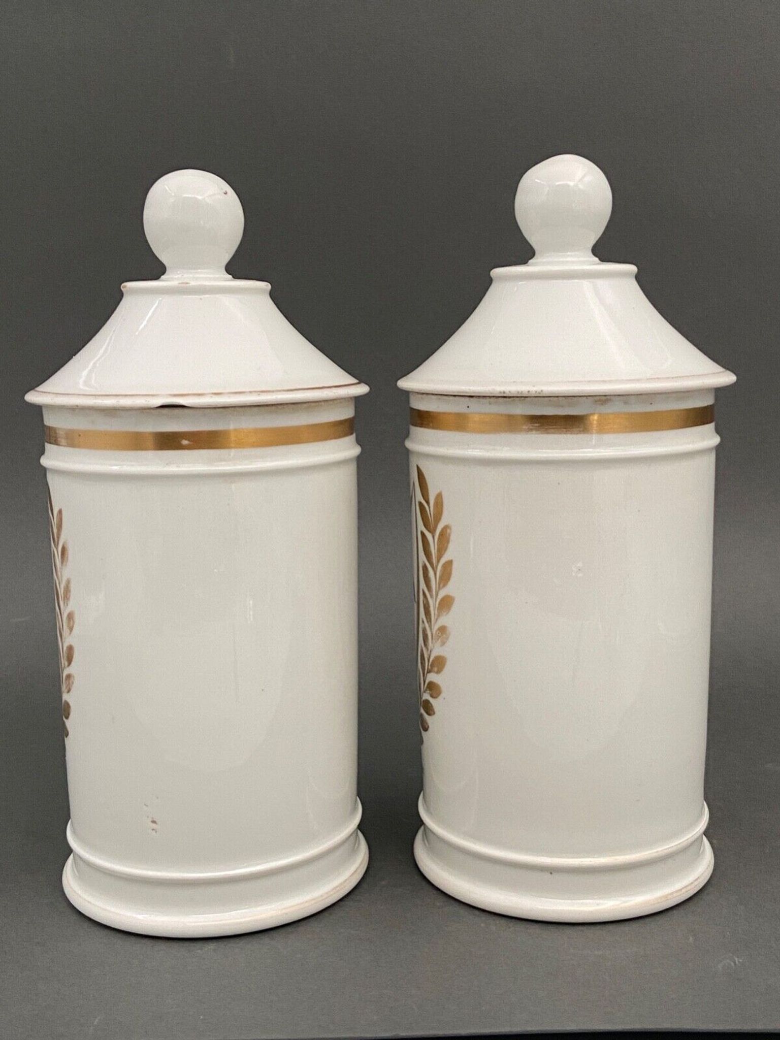 2 porcelain medicine jars nineteenth apothecary theriaca extr liquir