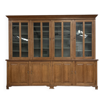 Vitrine de présentation deux corps, rénovée